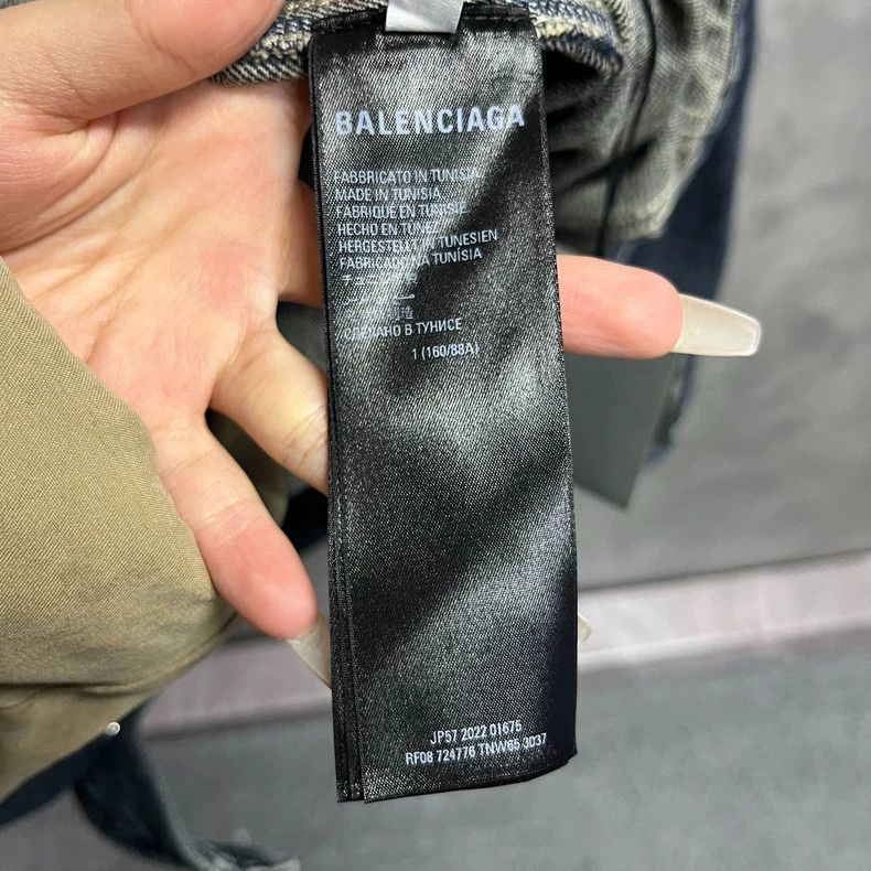 Balenciaga Balenciaga New York Stock Exchange vic Limited Washable Ol Size US S / EU 44-46 / 1 - 4 Thumbnail