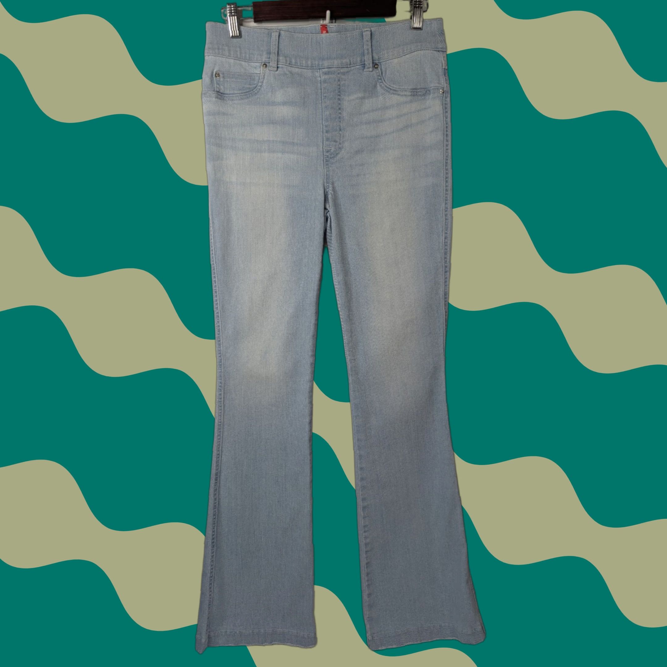 Spanx SPANX Jeans Flare Leg Light Wash Blue Denim Pull-On 20348R Size M Womens Stretch Comfort Regular Size 32" / US 10 / IT 46 - 1 Thumbnail