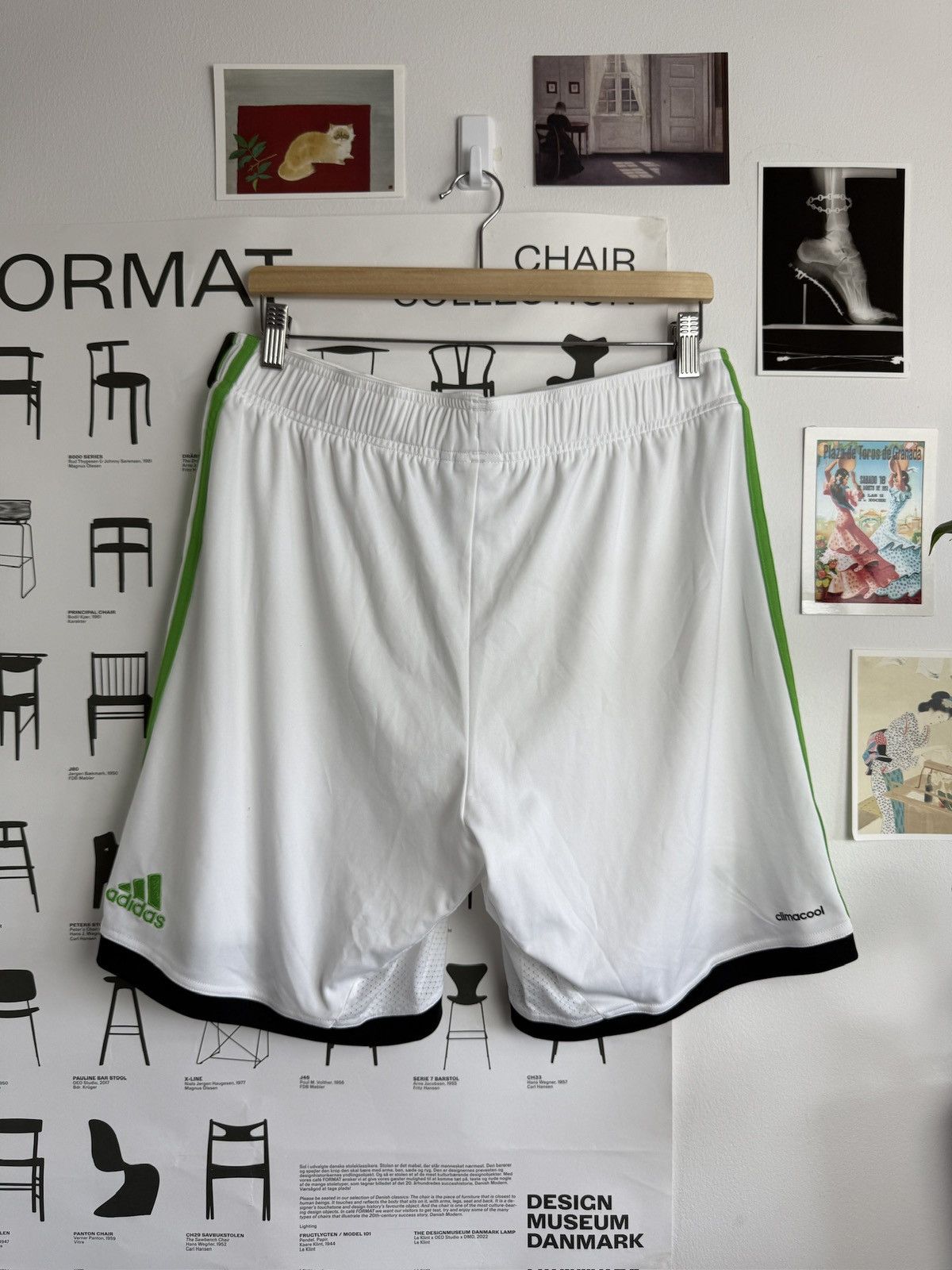 Adidas Adidas Wolfsburg football soccer shorts L sportswear gym Size US 34 / EU 50 - 2 Thumbnail