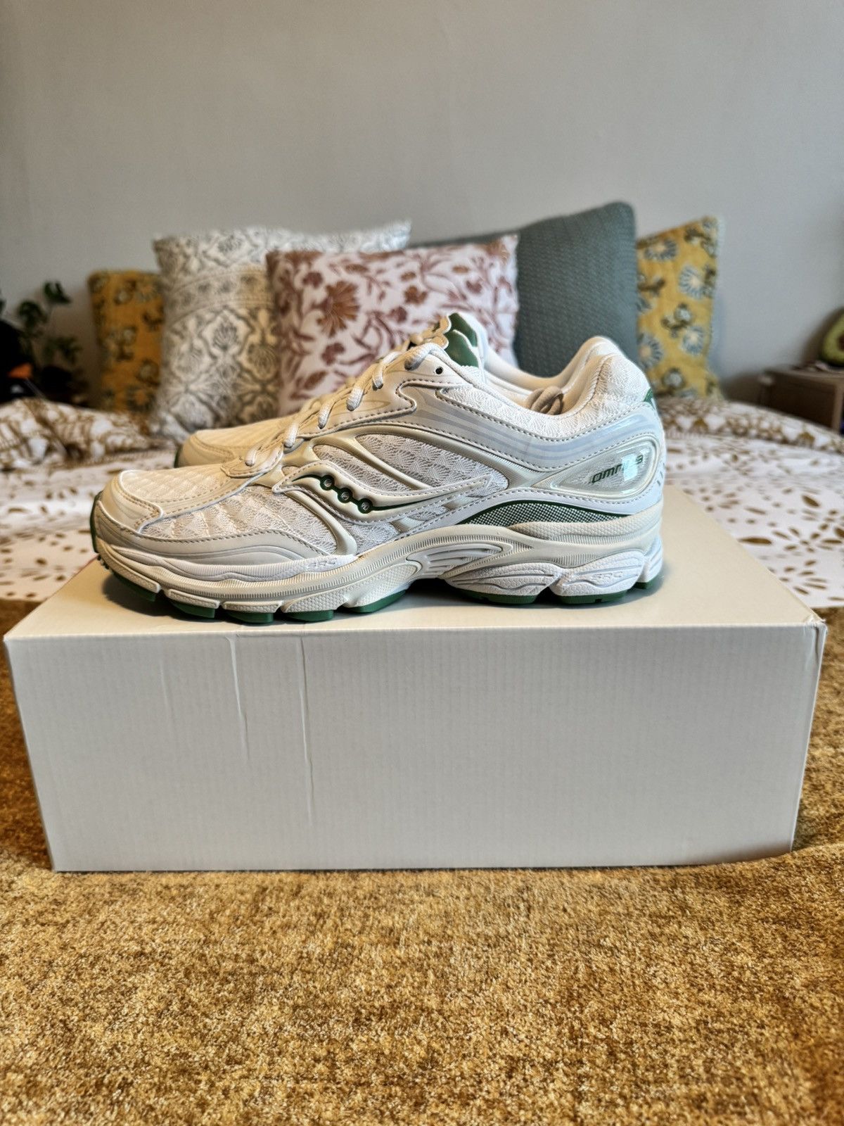 Saucony DEADSTOCK! END x Saucony ProGrid Omni 9 'World Peace Day' Size US 8 / EU 41 - 6 Thumbnail