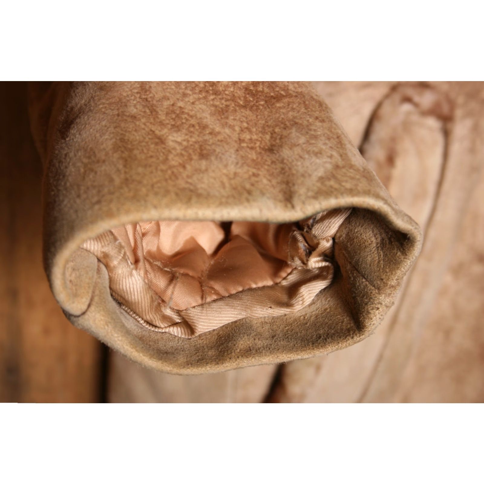 Vintage VINTAGE Vincents Sheepskin Suede Sherpa Lined Coat Men M Light Brown Wool Fur Western Button Wool Fur Collar 90s Mens Size US M / EU 48-50 / 2 - 7 Thumbnail