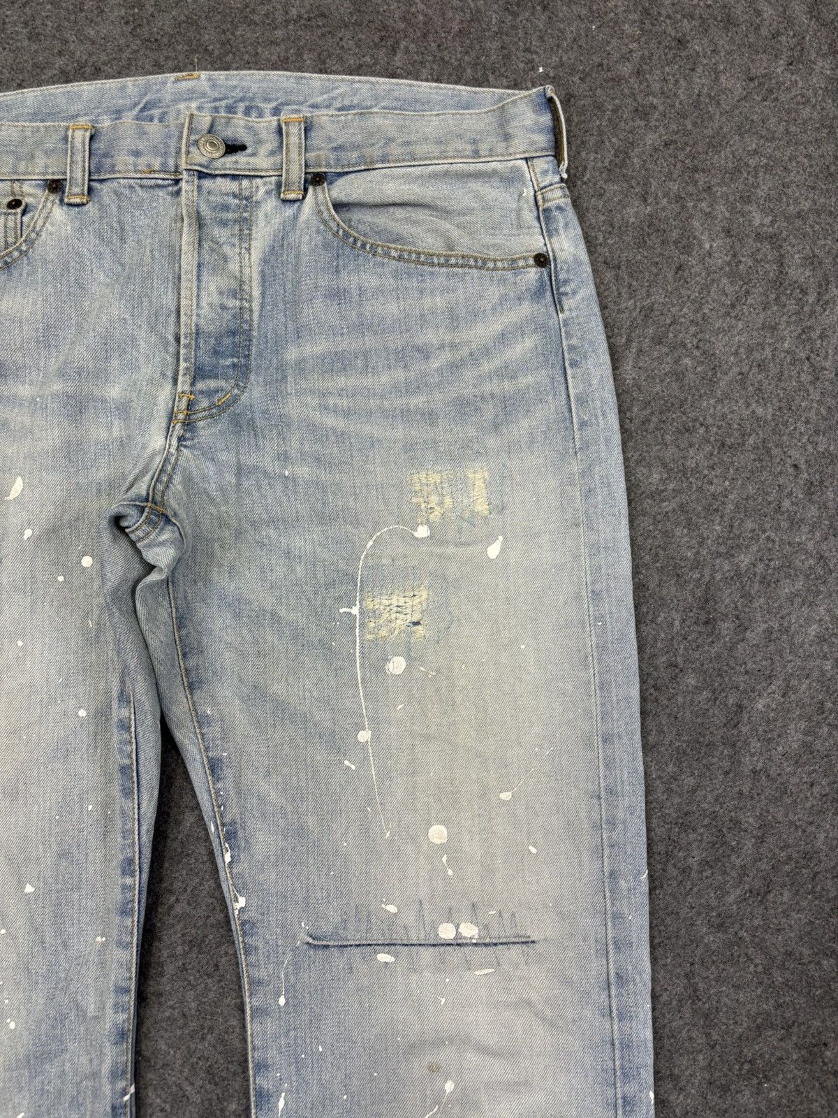 Takeo Kikuchi Takeo Kikuchi Painter Distressed Light Wash Denim F992 Size US 37 - 3 Thumbnail