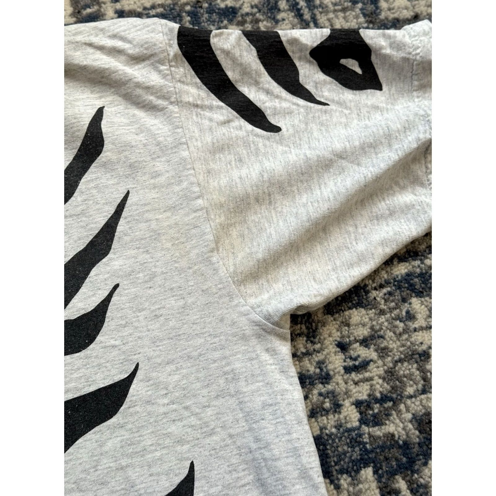 Lee VINTAGE Ted Nugent Bow Hunting Forever Zebra Stripe T Shirt Sz L Rock Band Shirt Men 90s Cotton Gray Short Sleeve Crew Neck Logo Size US L / EU 52-54 / 3 - 4 Thumbnail