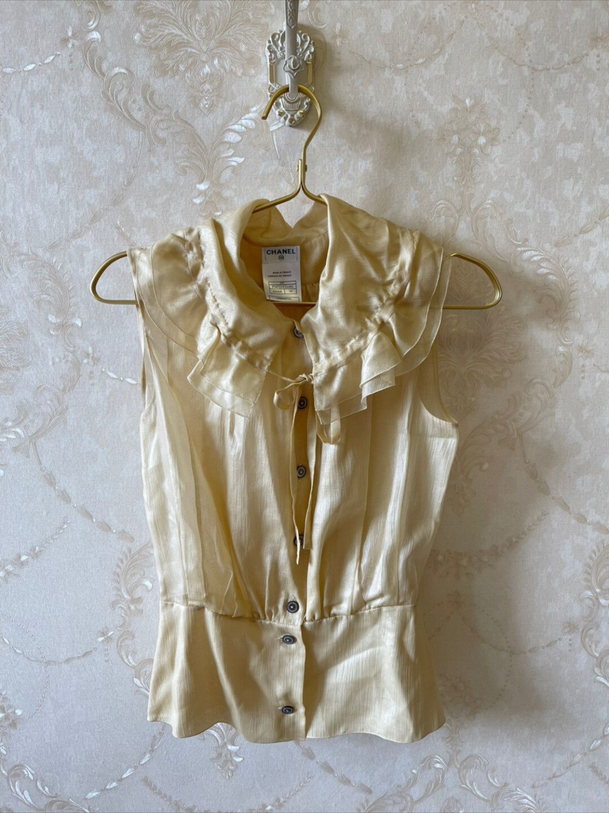 Chanel CHANEL SILK BLOUSE Size XS / US 0-2 / IT 36-38 - 1 Thumbnail