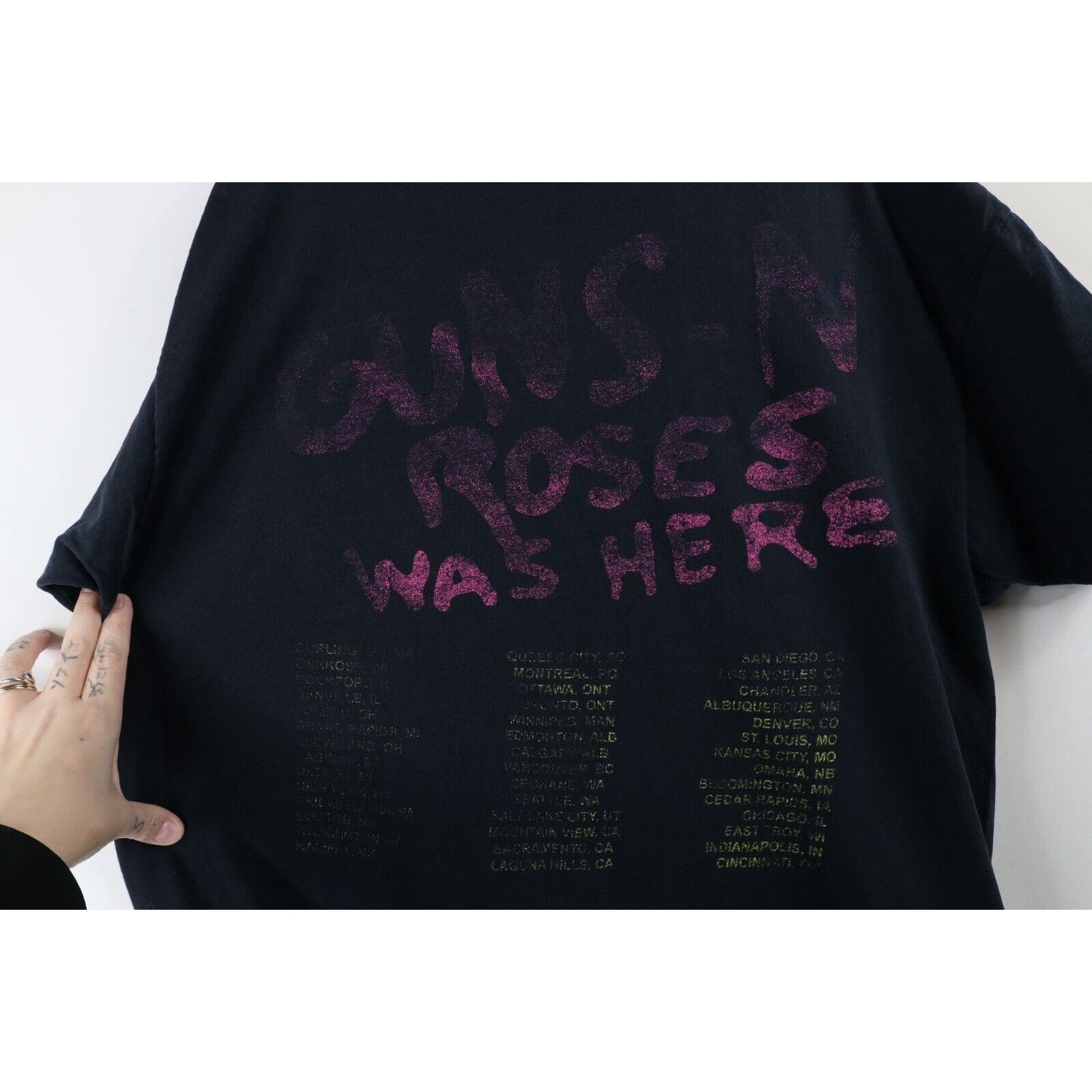Vintage Vintage Y2K 2006 Faded Retro Guns N Roses Band T-Shirt Size US XL / EU 56 / 4 - 9 Thumbnail