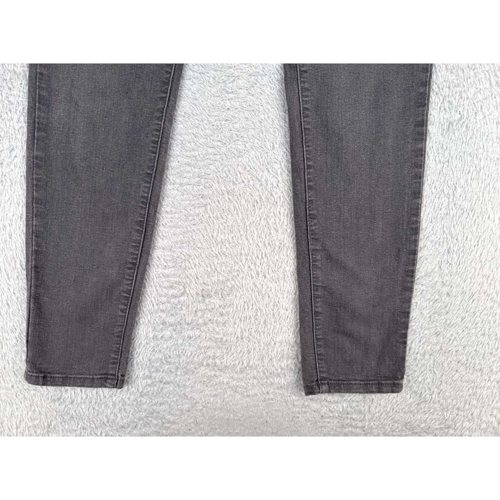 Forever 21 FOREVER 21 Jeans Womens 30 Gray Denim Skinny Cotton Blend Mid Rise 30x28 Jeans Medium Gray 90s American Classic Designer Womens Jeans Size 30" / US 8 / IT 44 - 2 Thumbnail