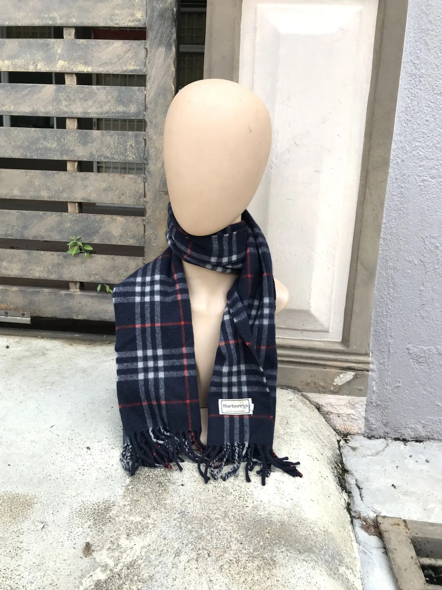 Burberry Burberry Novacheck Scarf Cashmere Wool Size ONE SIZE - 1 Thumbnail