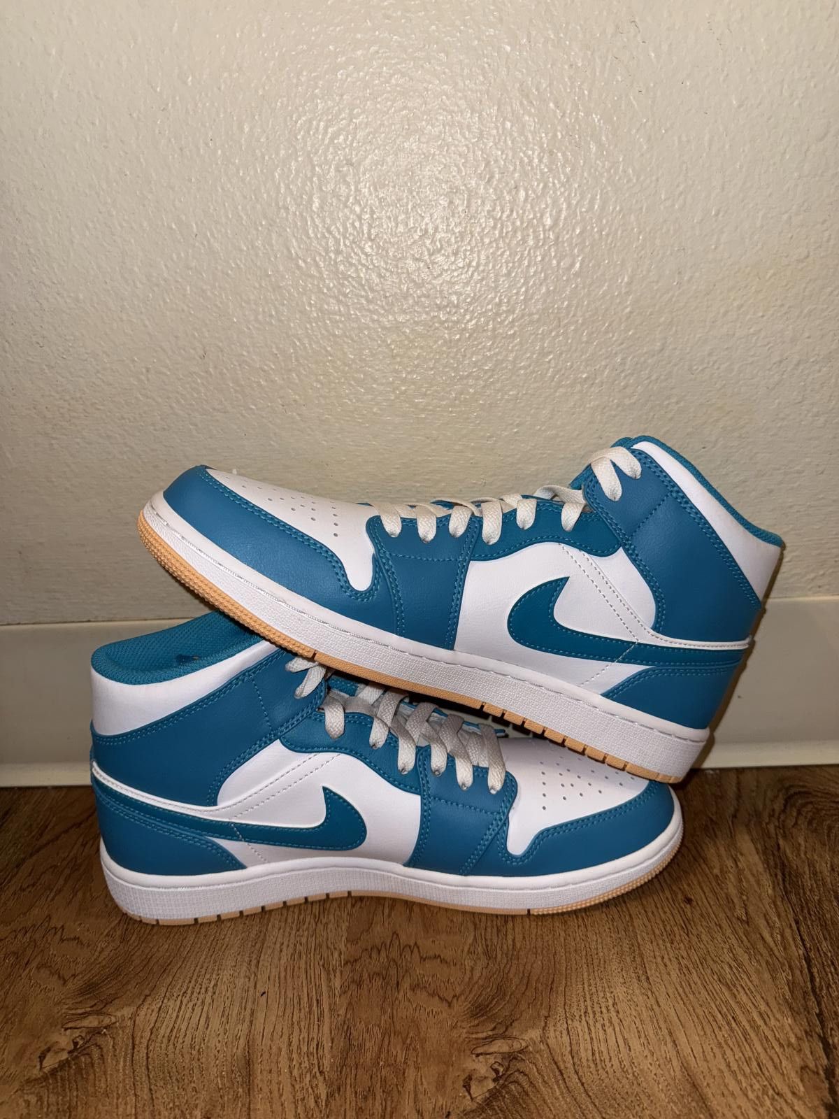 Nike Jordan 1 Mid Aquatone Sample Size US 9 / EU 42 - 9 Thumbnail