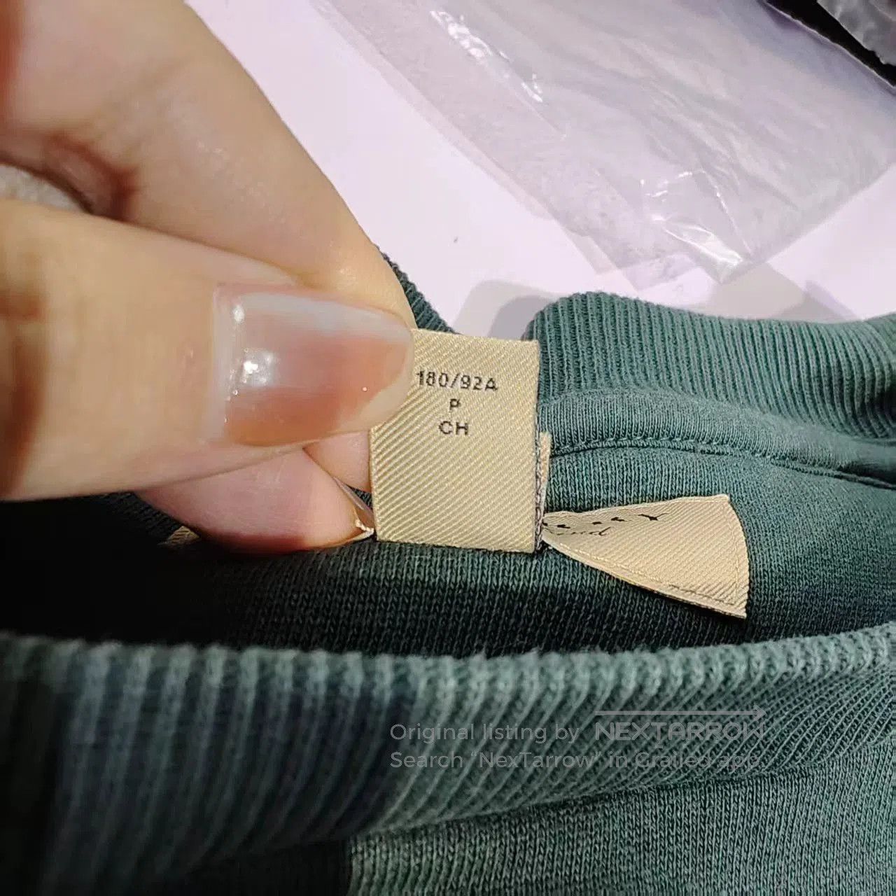 Burberry burberry round neck sweatshirt size small. Size US S / EU 44-46 / 1 - 4 Thumbnail
