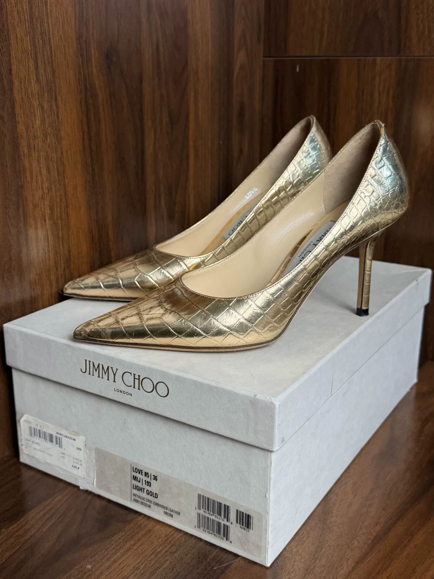 Jimmy Choo Jimmy Choo Gold Lowtop Sneakers us_7 Women Size US 7 / IT 37 - 1 Thumbnail