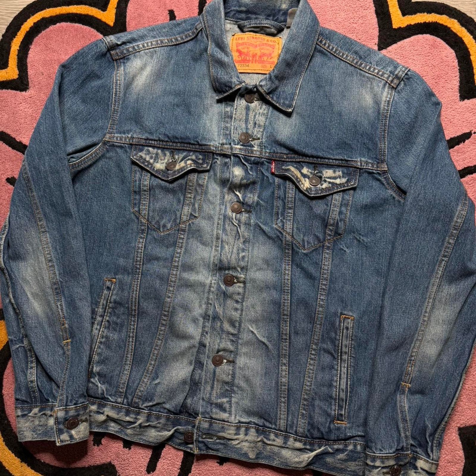 Levi's Levi’s Strauss Distressed Wash Denim Jean Trucker Jacket Size US L / EU 52-54 / 3 - 2 Thumbnail