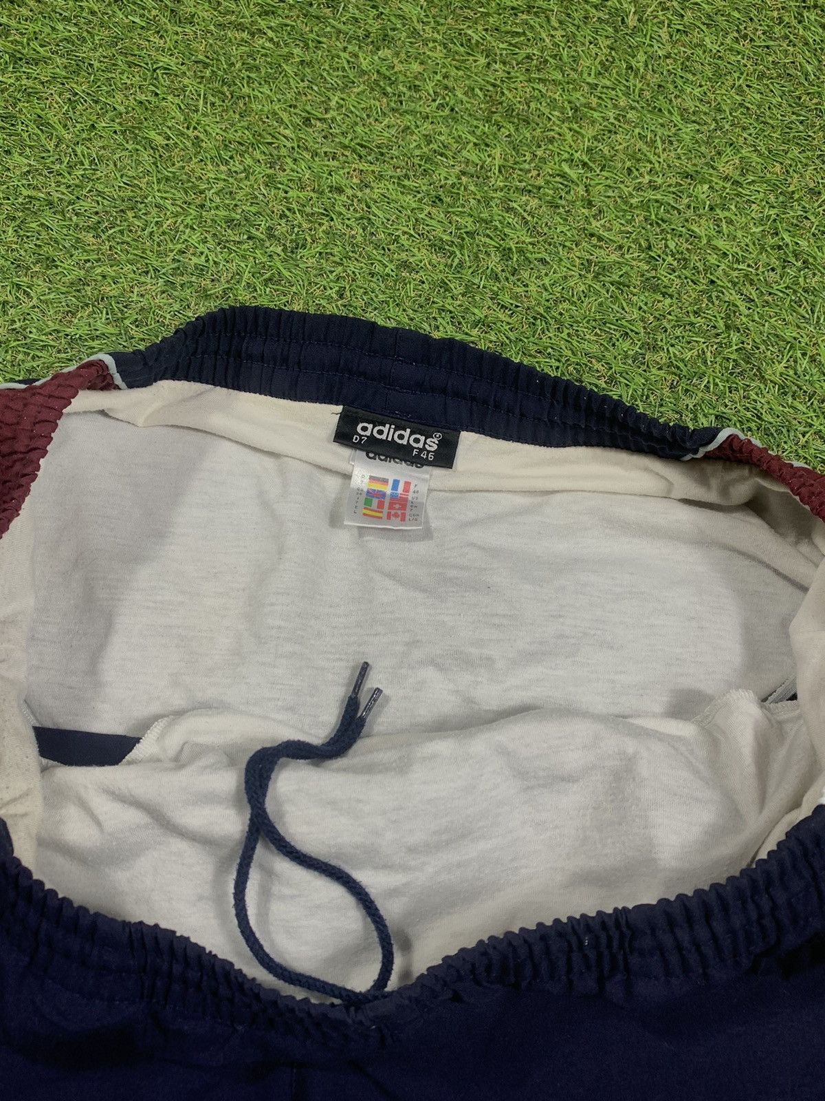 Adidas Vintage 90s Adidas shorts streetwear style size L Size US 34 / EU 50 - 3 Thumbnail