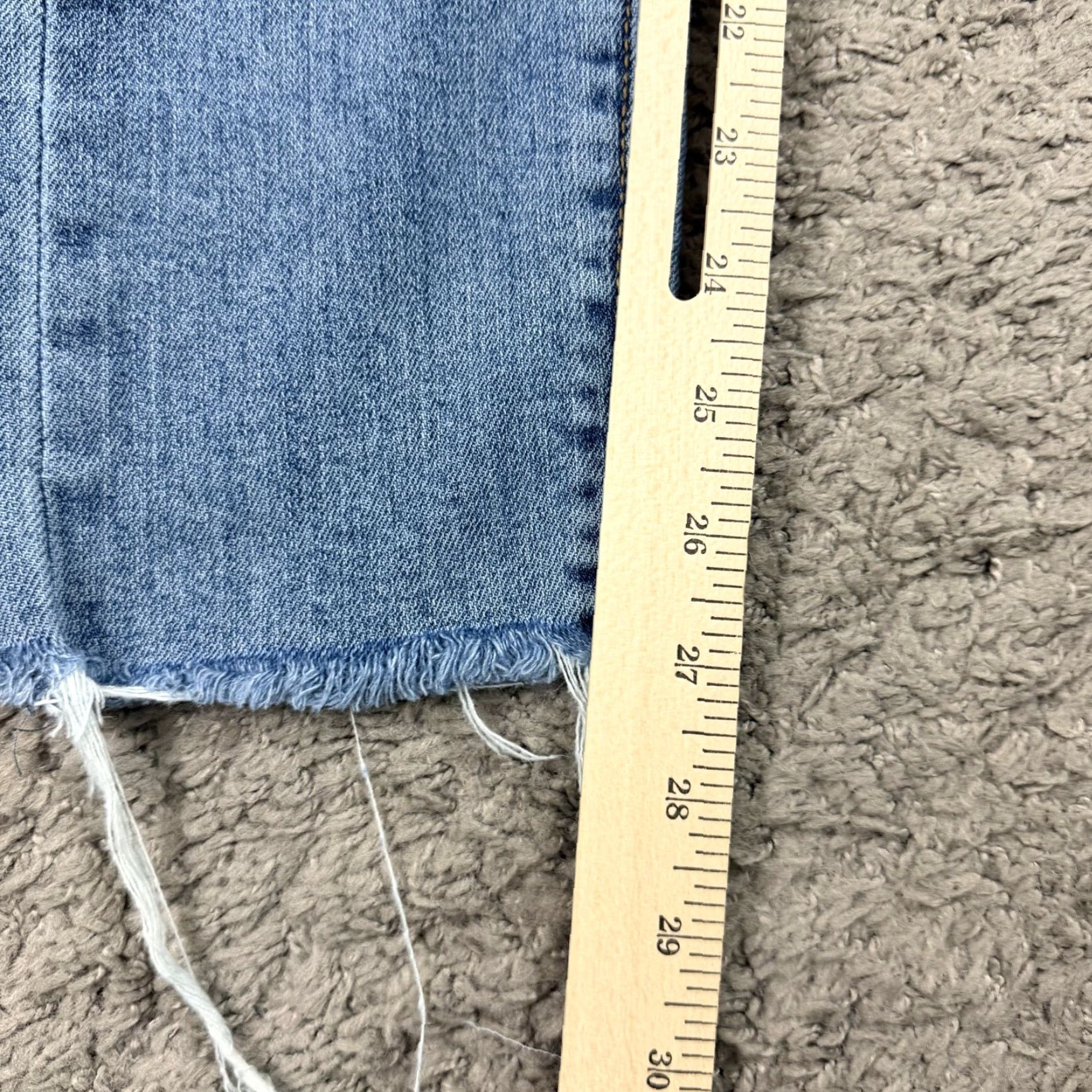 Levi's Levi's Wedgie Skinny High Rise Jeans Women 27 25x27 Blue Denim Distressed Stretch Button Fly Regular 27in Inseam Size 25" / US 0 / IT 36 - 6 Thumbnail