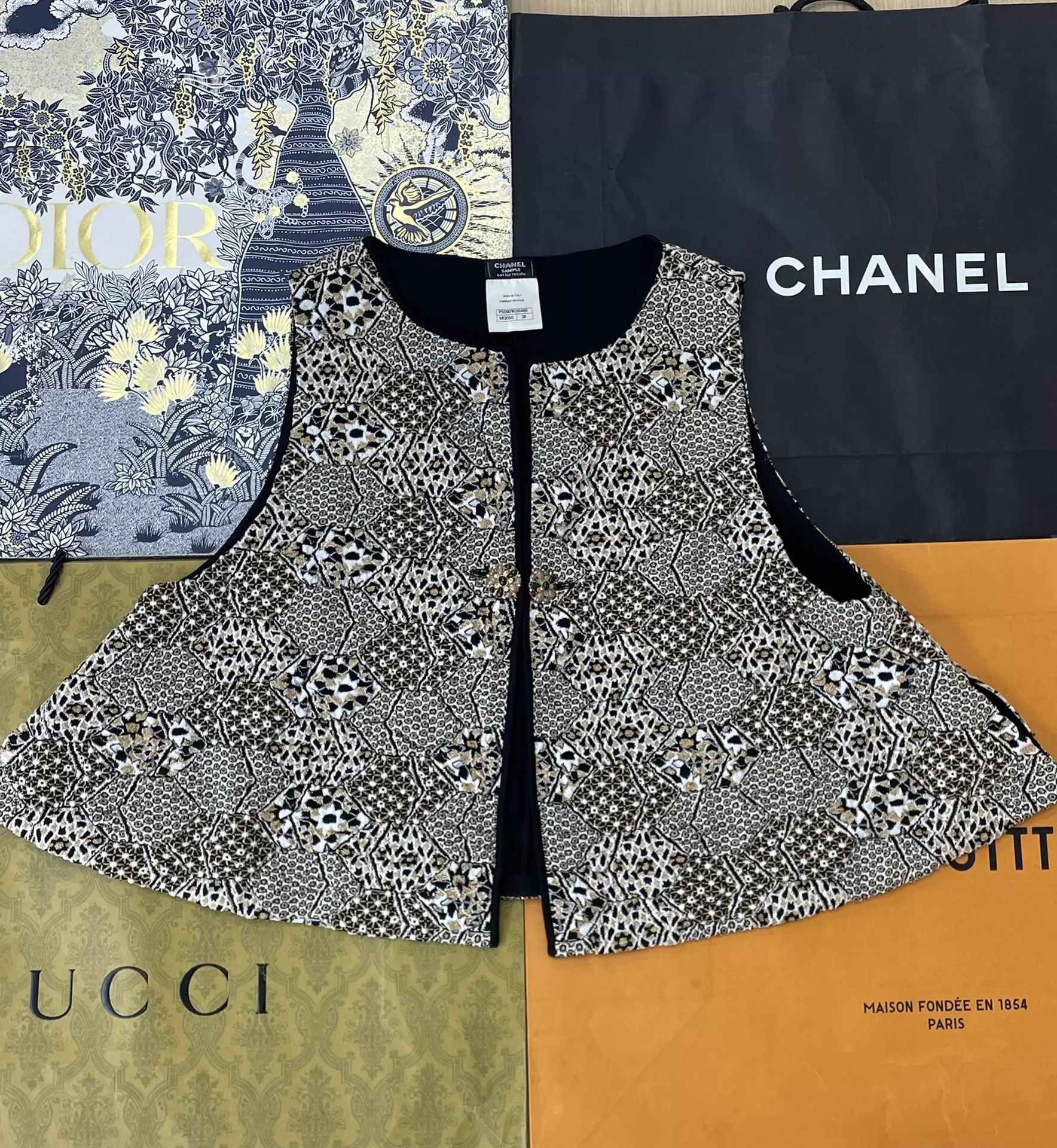 Chanel Chanel Dubai Collection Gold Thread Embroidered Vest Size 38 Size S / US 4 / IT 40 - 1 Thumbnail