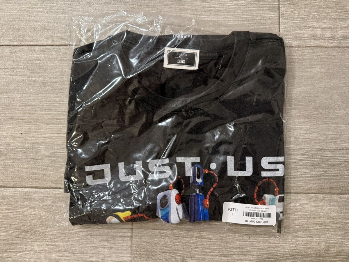 Disney × Kith KITH Disney Pixar WALL-E Just Us Vintage Tee Black Sz Large Size US L / EU 52-54 / 3 - 11 Thumbnail