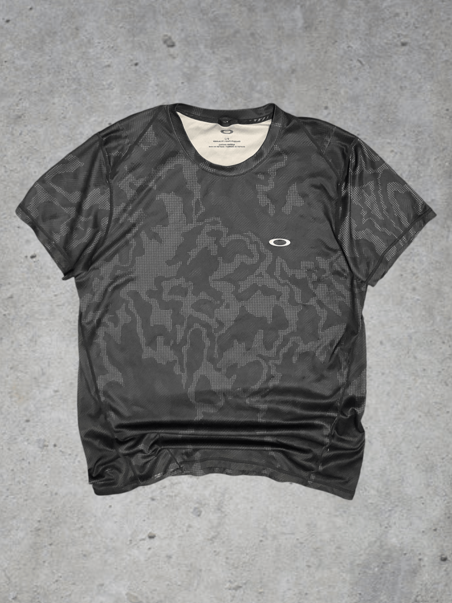 Japanese Brand × Oakley × Vintage Oakley vintage sports t-shirt tee camo digital black M L Size US M / EU 48-50 / 2 - 1 Thumbnail