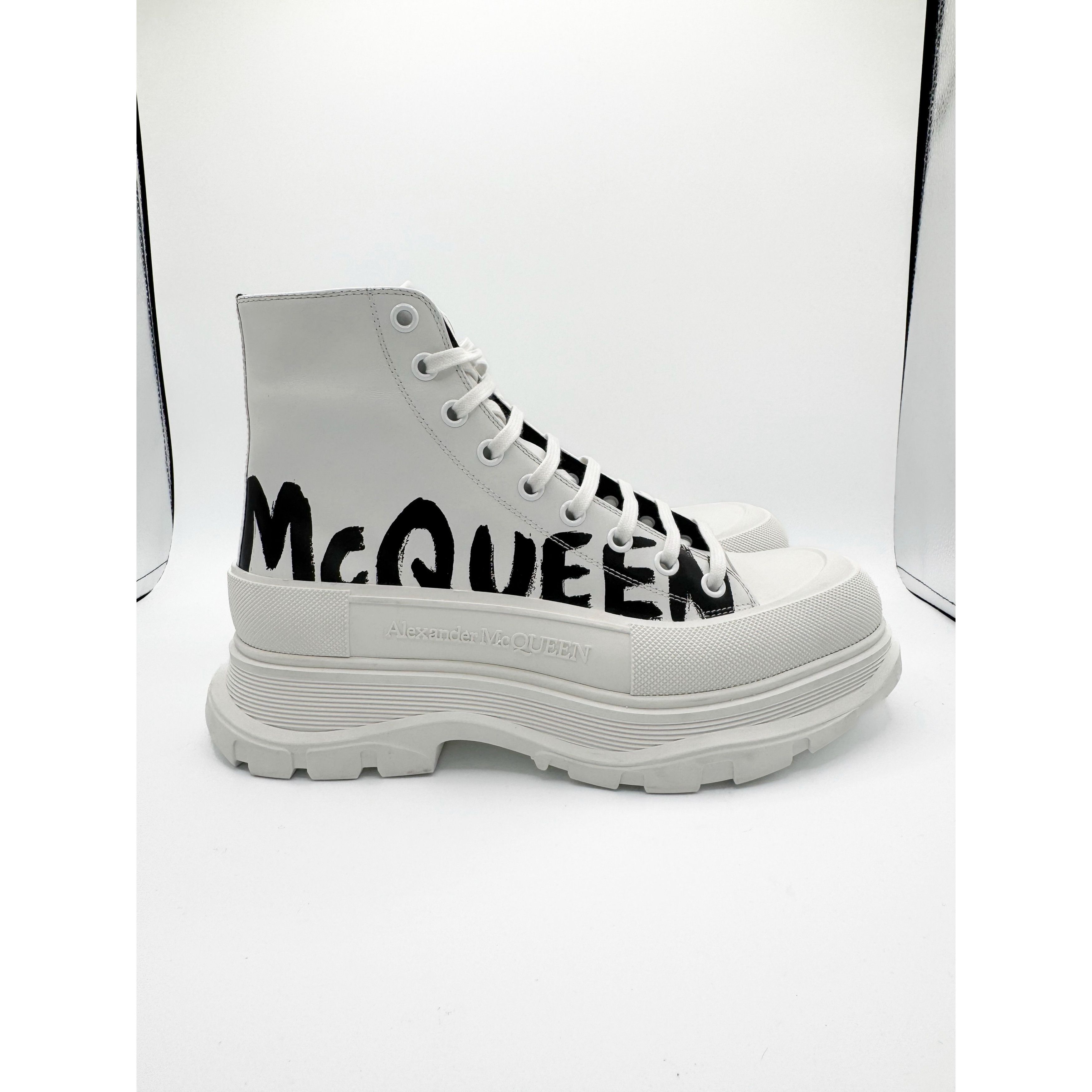 Alexander McQueen Alexander McQueen Tread Slick Boot Graffiti Optic White Size US 11.5 / EU 44-45 - 3 Thumbnail