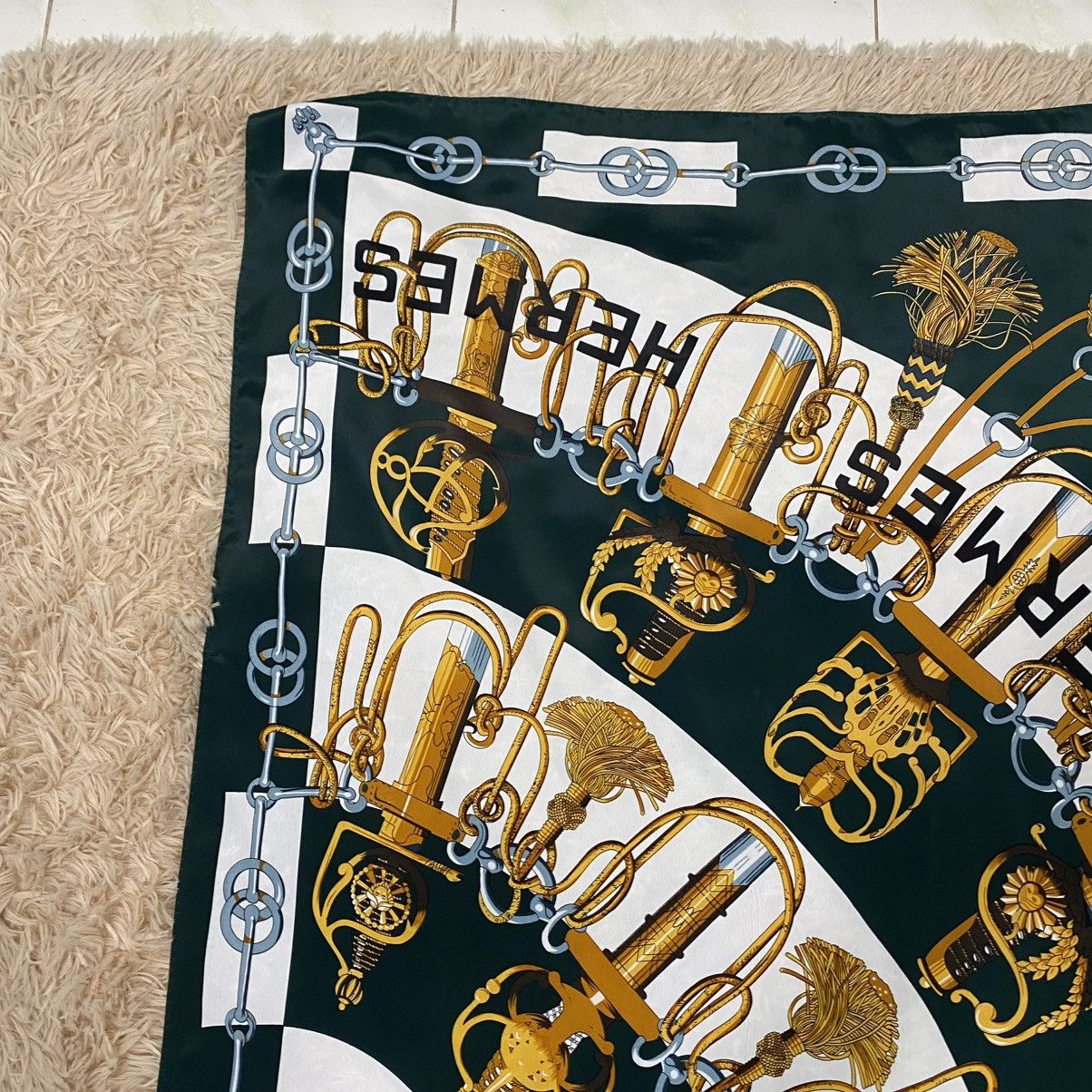 Hermes 🔥VINTAGE SCARVES HERMES SILK MADE IN FRANCE Size ONE SIZE - 8 Thumbnail