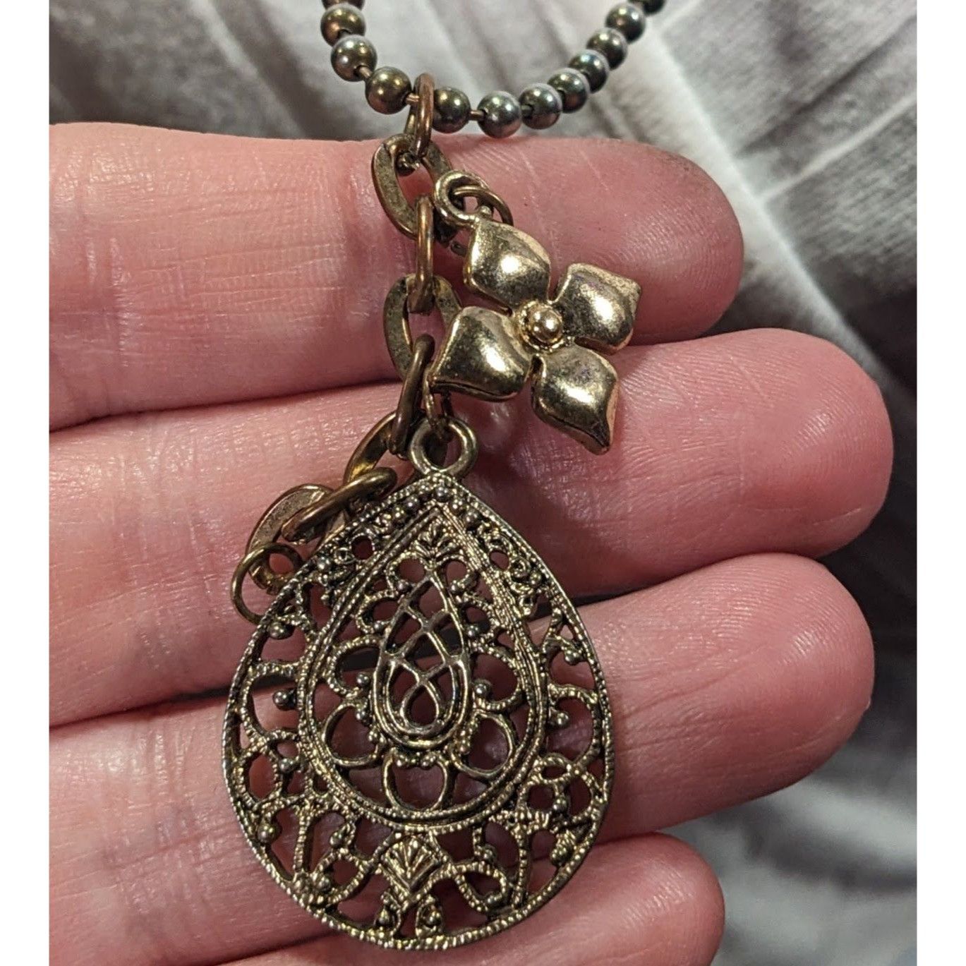 Other Bohemian Floral Gold Tone Charm Cluster Pendant Necklace Size ONE SIZE - 4 Thumbnail