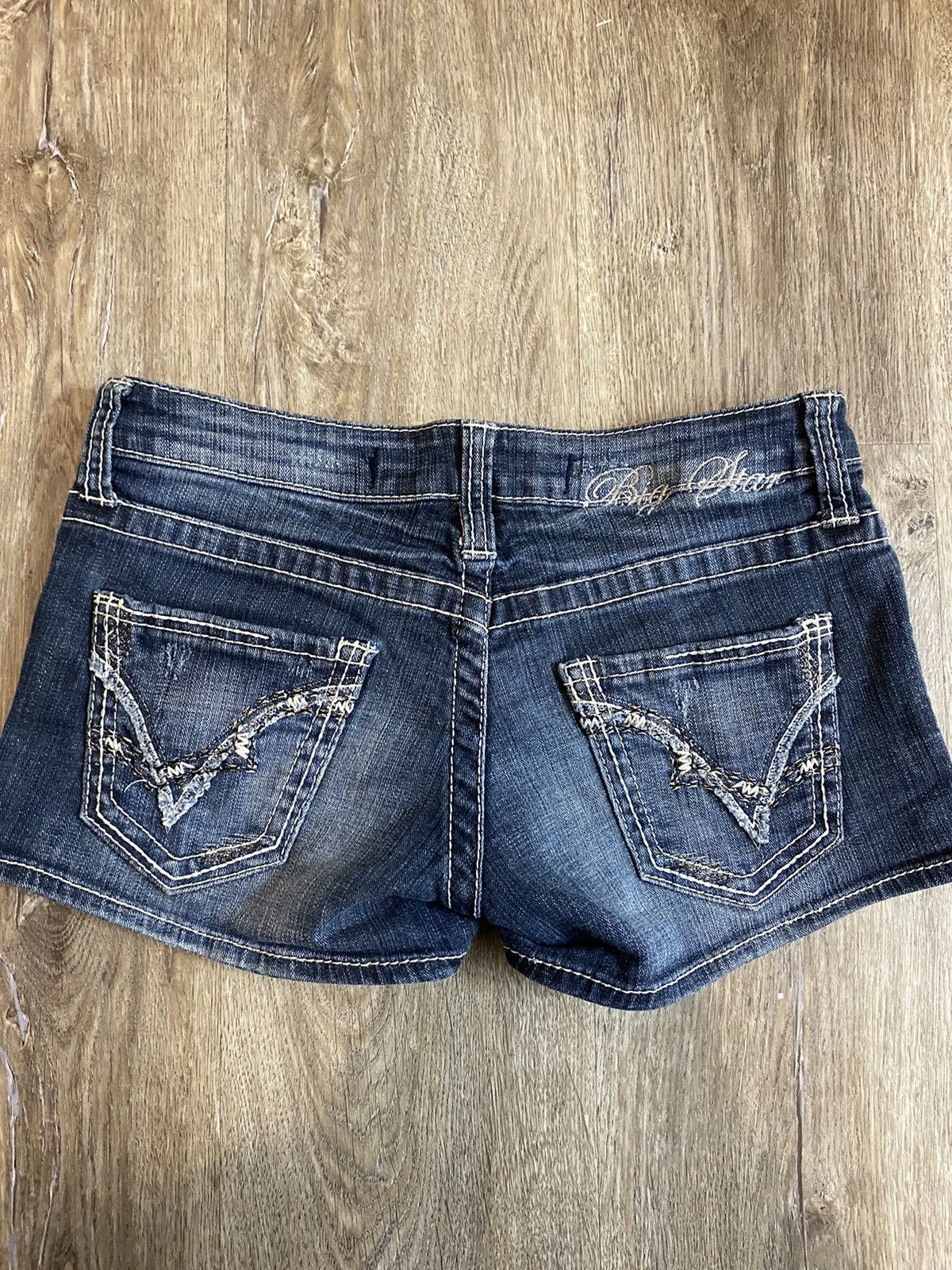 Big Star Grey Star Ultra Low Rise Shorts Size 28" / US 6 / IT 42 - 1 Thumbnail