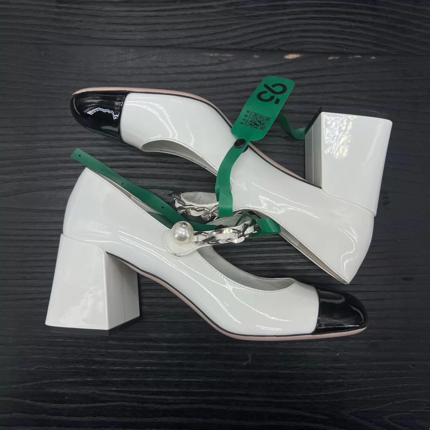 Miu Miu MIU MIU Black & White Patent Leather Mary Jane Shoes 38 Size US 7.5 / IT 37.5 - 7 Thumbnail