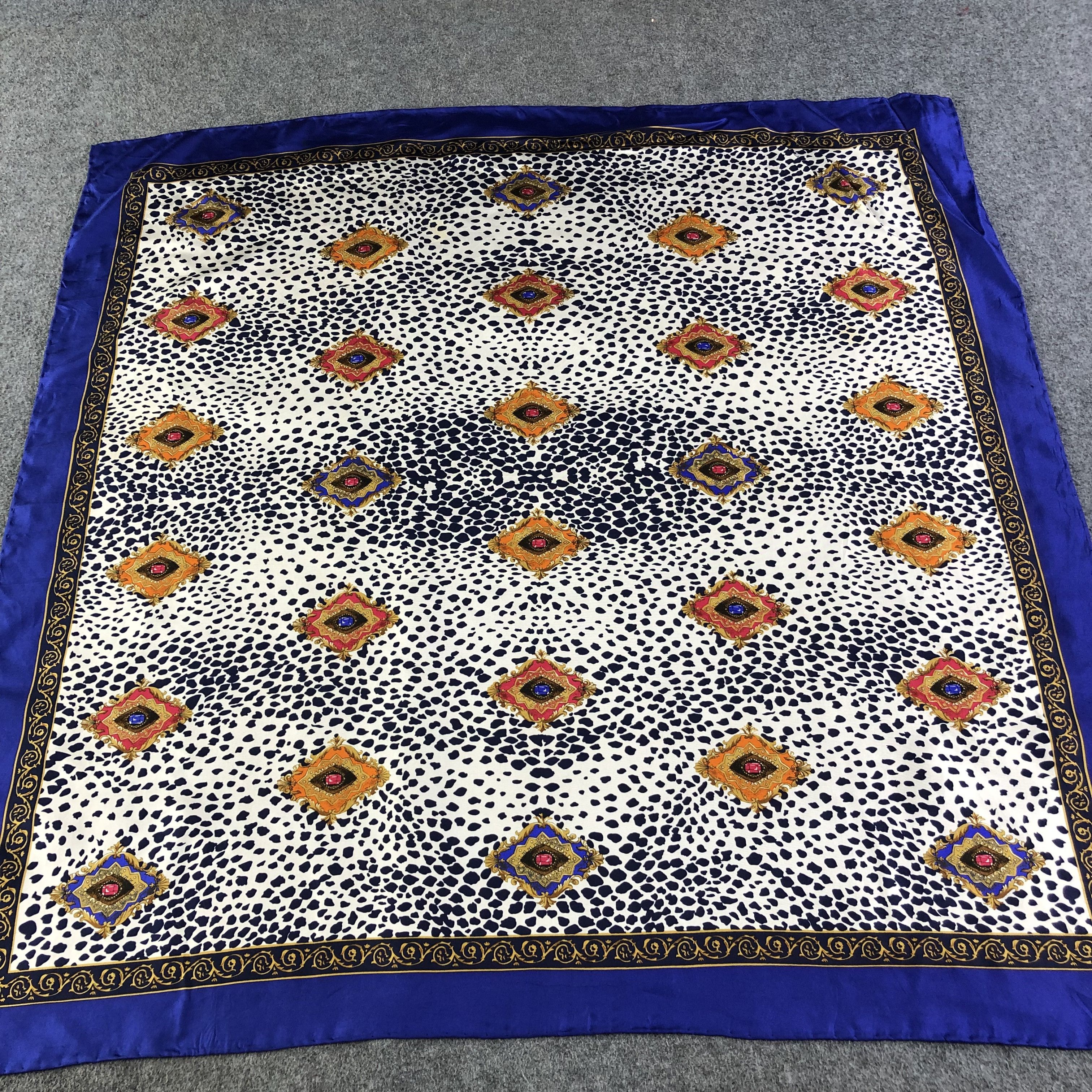 Vintage Luxury Baroque Silk Scarf M471 Size ONE SIZE - 1 Thumbnail