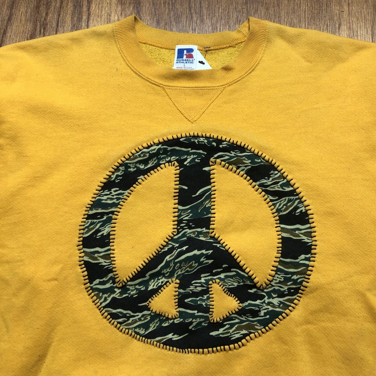Russell Athletic × Vintage Vintage Russell Athletic Custom Made “Peace” Size US L / EU 52-54 / 3 - 2 Thumbnail