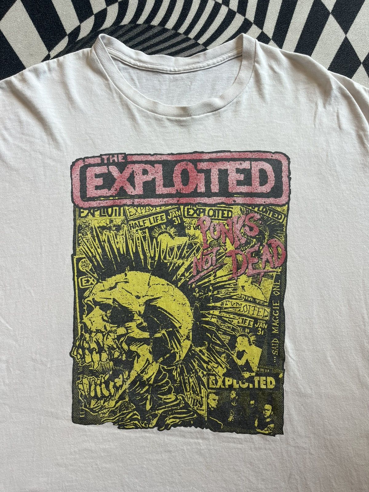 Band Tees Vintage THE EXPLOITED Punk’s Not Dead 00’s Tshirt Size US XXL / EU 58 / 5 - 5 Thumbnail