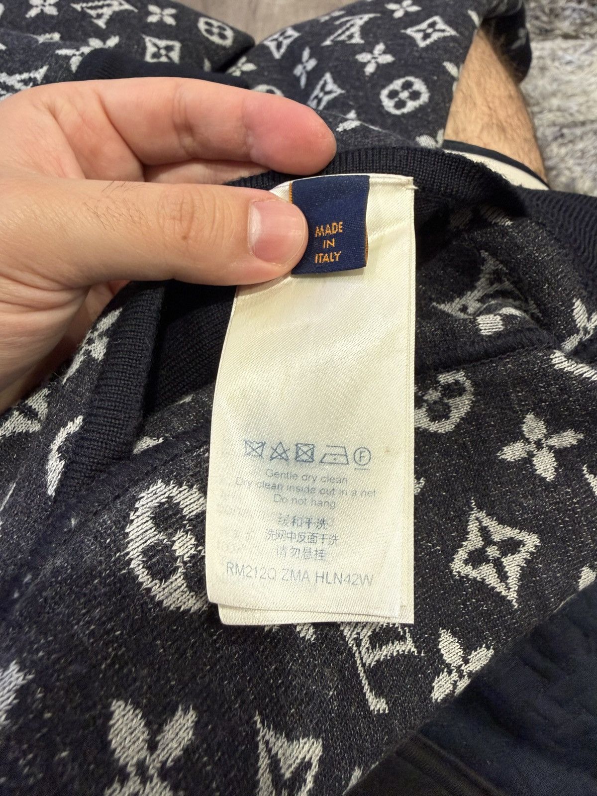 Louis Vuitton Louis Vuitton Wool Monogram Reversible Sweatpants Size US 34 / EU 50 - 7 Thumbnail