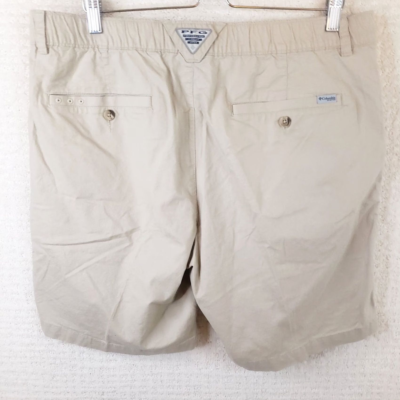 Vintage VINTAGE? No. The Columbia PFG Shorts Mens 38 Beige Cotton Spandex Quick Dry Cargo Pocket Flat Front Zip Sail? Size US 38 / EU 54 - 5 Thumbnail