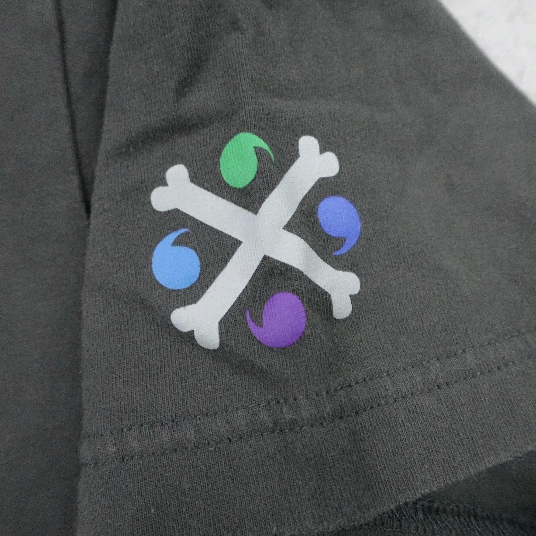 Uniqlo Pokemon Shirt Mens Large Gray Marowak Skull Flames UTGP Global Design