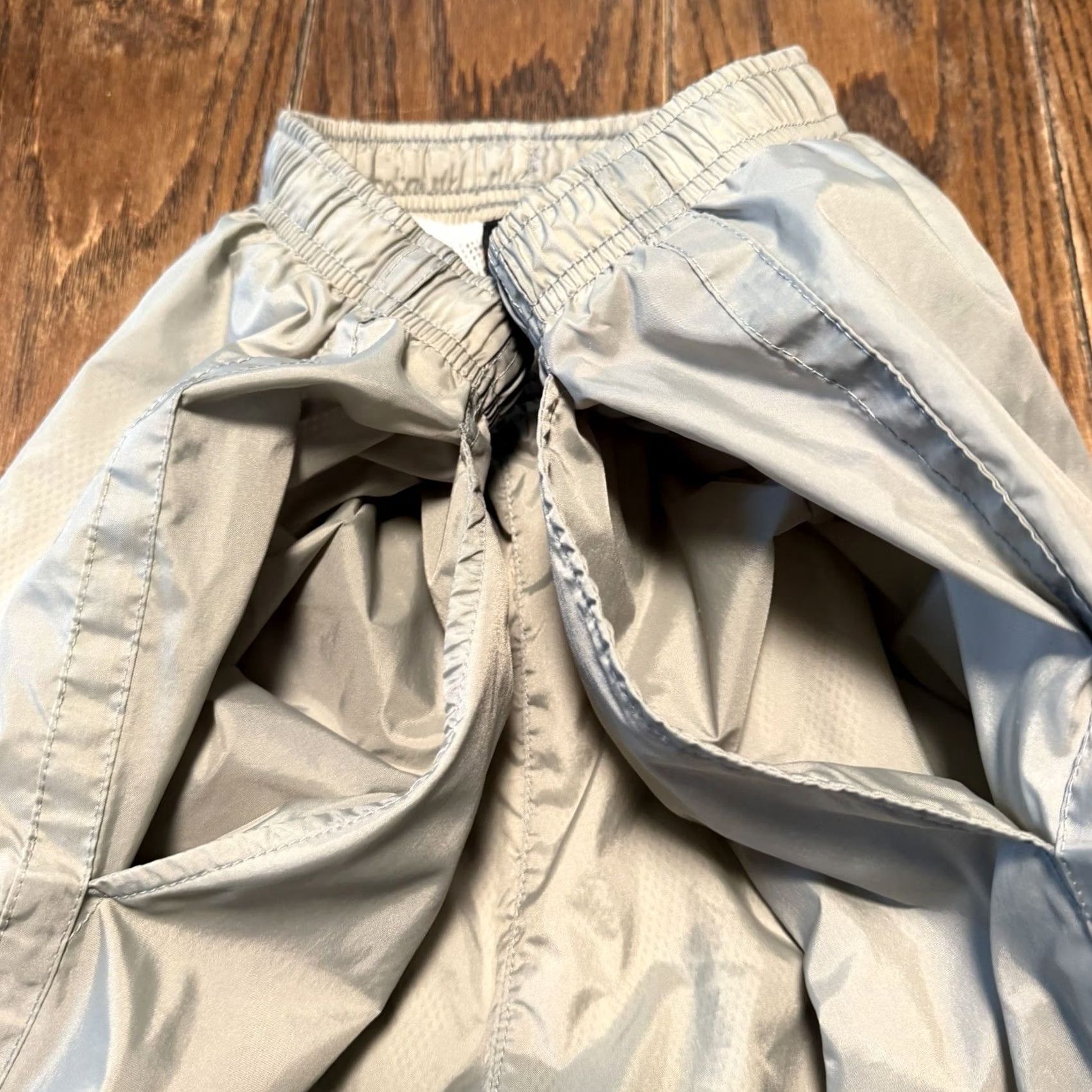 Nike VINTAGE Nike Lined Windbreaker Pants Mens Large Baggy Ankle Zip Gray Black Nike Track Pants Regular Mens Size US 33 - 5 Thumbnail