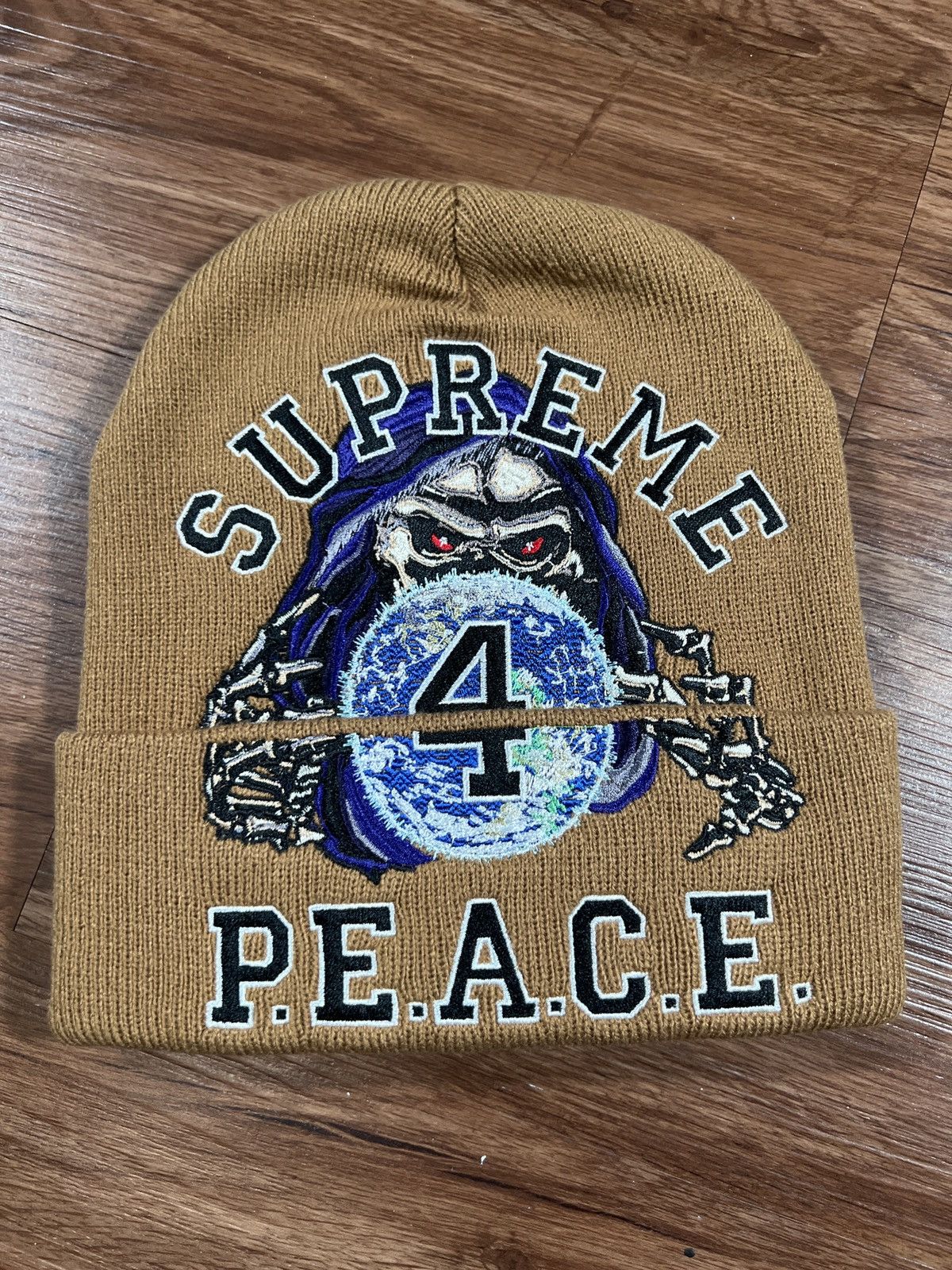Pre-owned Hypebeast X Supreme Peace Beanie In Tan