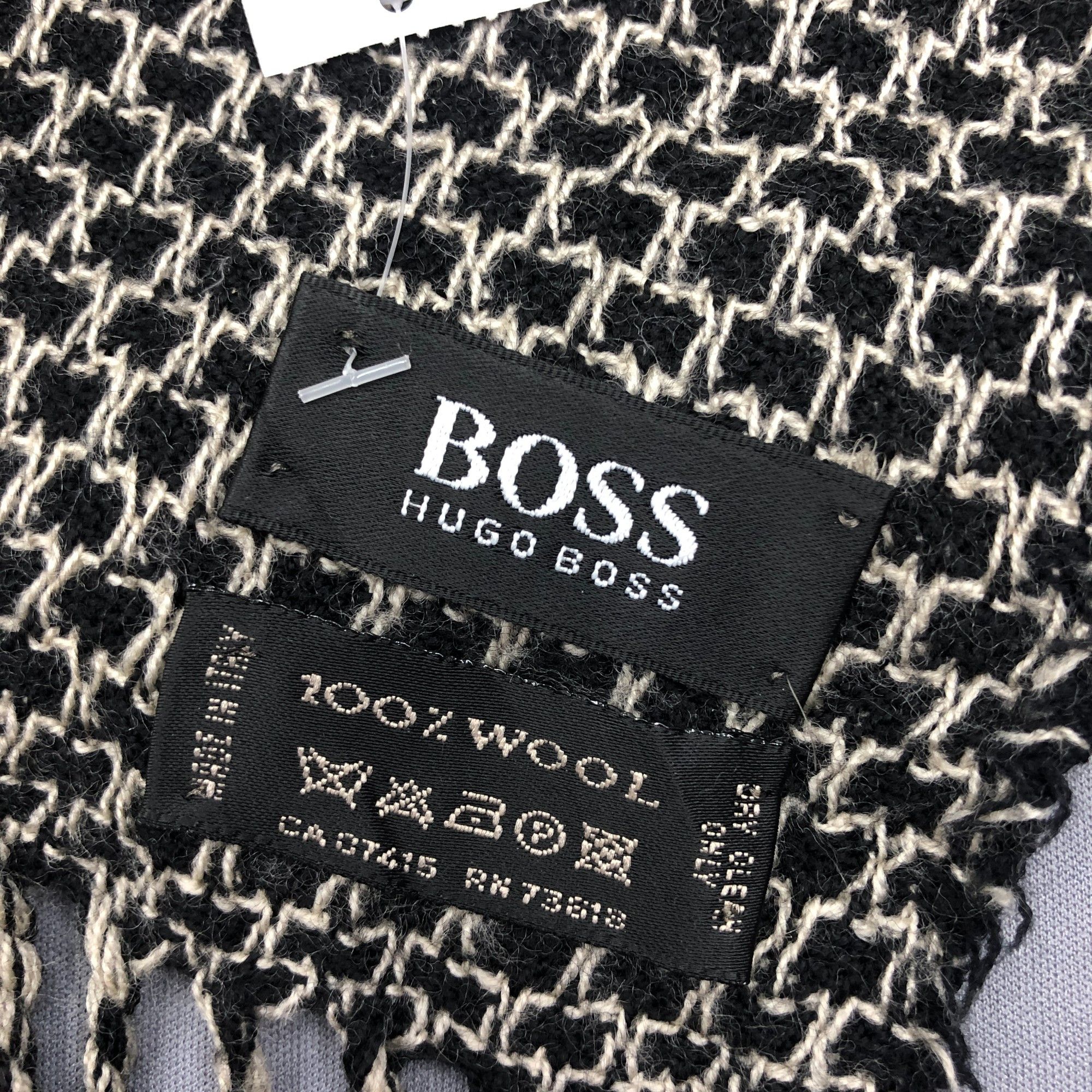 Hugo Boss Vintage Hugo Boss Scarf Muffler Wool Winter Fringe Scarves Size ONE SIZE - 5 Thumbnail