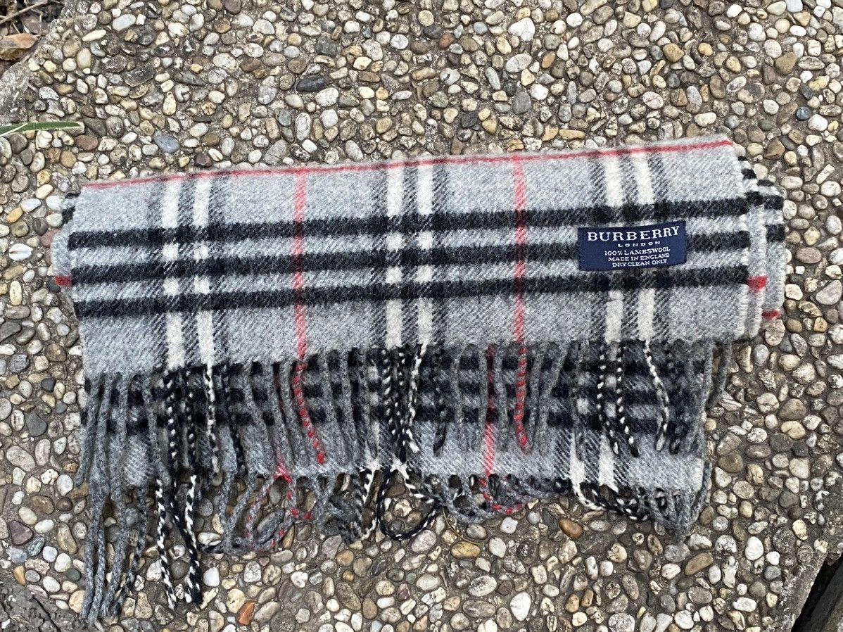 Vintage burberry 2024 lambswool scarf