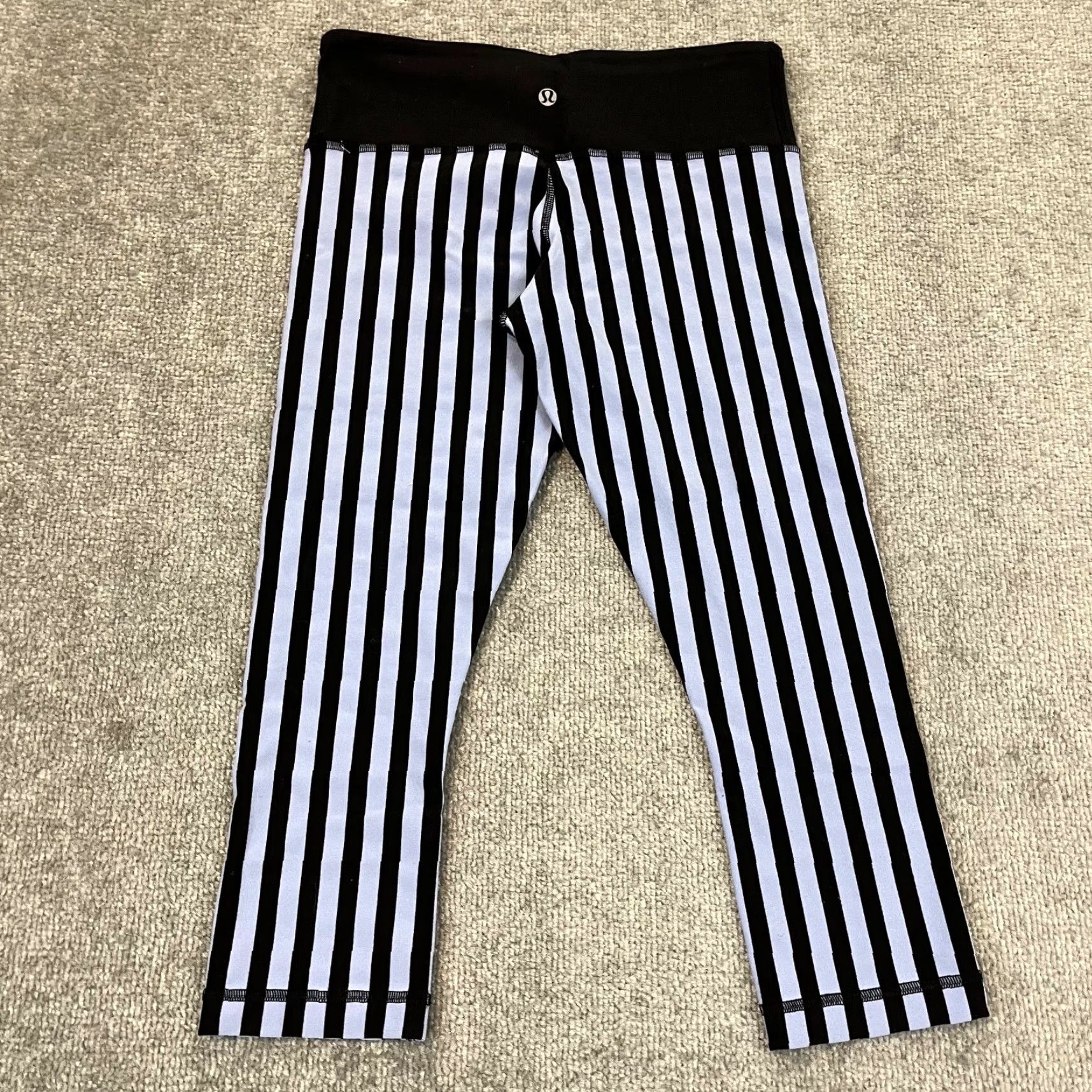 Lululemon LULUEMON Leggings Women Size 6 Purple Black Polar Haze 19.5" Capris Cropped Gym Size 28" / US 6 / IT 42 - 2 Thumbnail