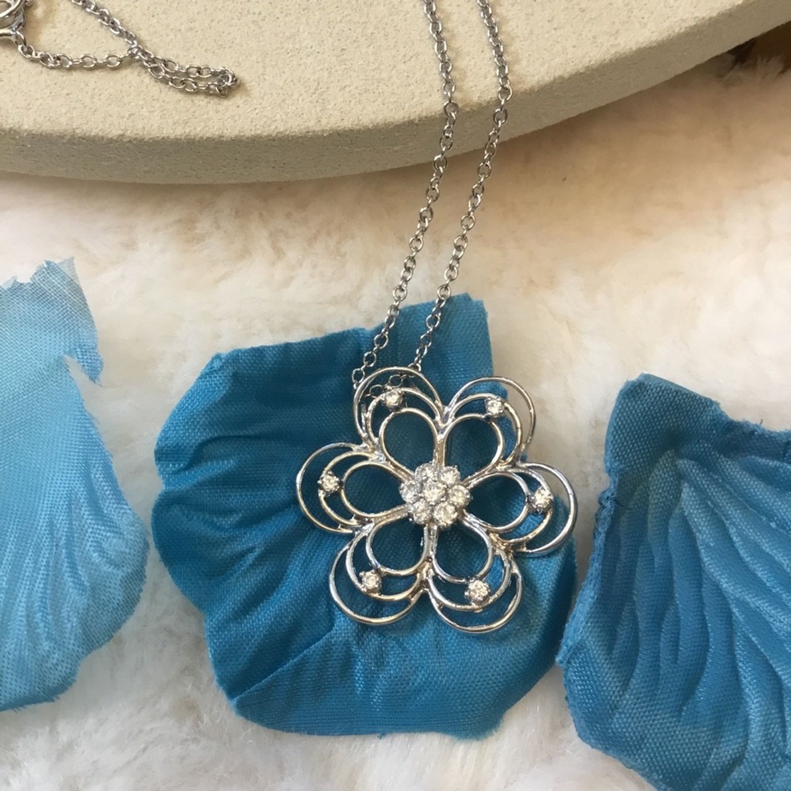 Other Sterling Silver Six-Petal Crystal Flower Necklace Size ONE SIZE - 2 Thumbnail