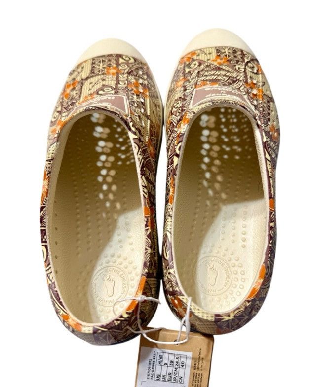 Crocs × Disney Disney x Native Jefferson Print Shoes Tiki Room – M6/W8 NWT Size US 8 / IT 38 - 4 Thumbnail