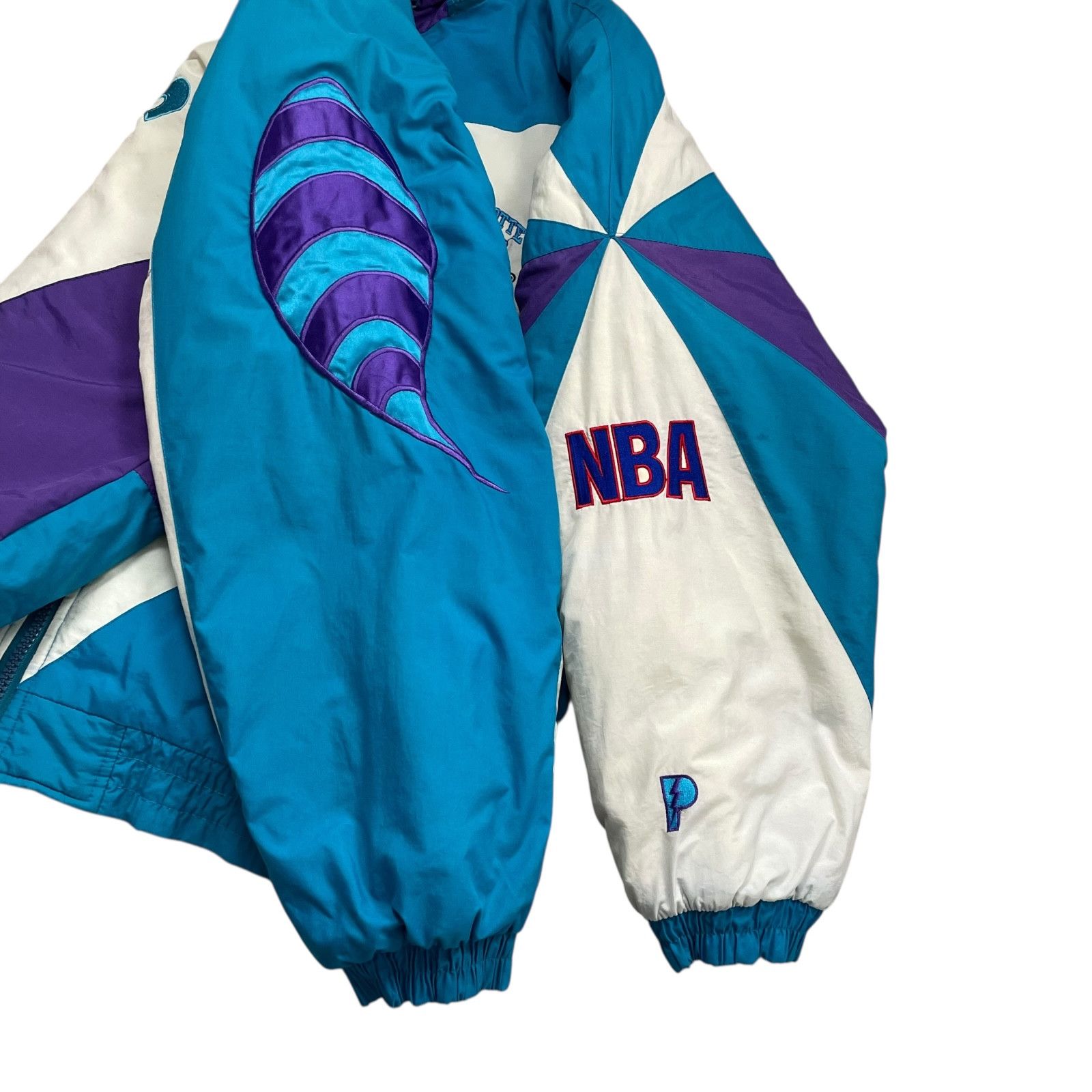 NBA VTG 90s CHARLOTTE HORNETS PRO PLAYER PUFFER JACKET SIZE L Size US L / EU 52-54 / 3 - 6 Thumbnail