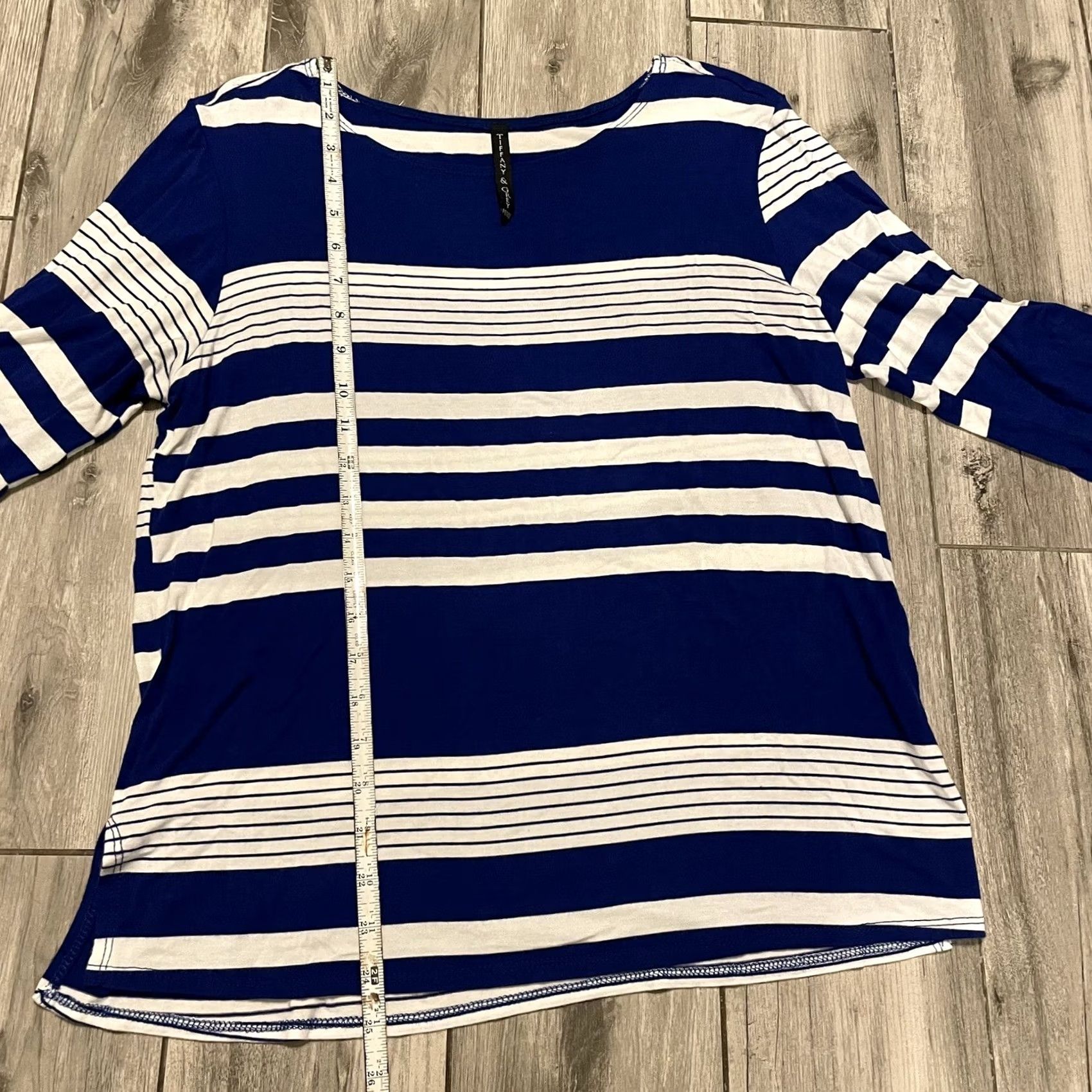 Vintage Tiffany & Grey Top Stretch XL Petite Blue White Stripe 3/4 Sleeve Button Detail Shirt Womens Petite Regular Blue White Stripe 3/4 Sleeve Button Detail Size XL / US 12-14 / IT 48-50 - 4 Thumbnail