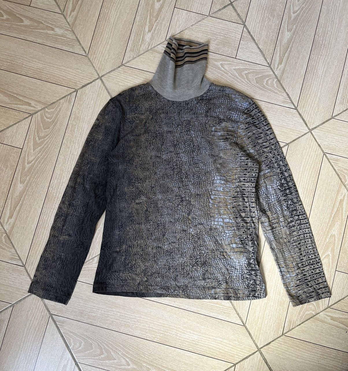 Roberto Cavalli Roberto Cavalli class snake/crocodile top Size US M / EU 48-50 / 2 - 3 Thumbnail