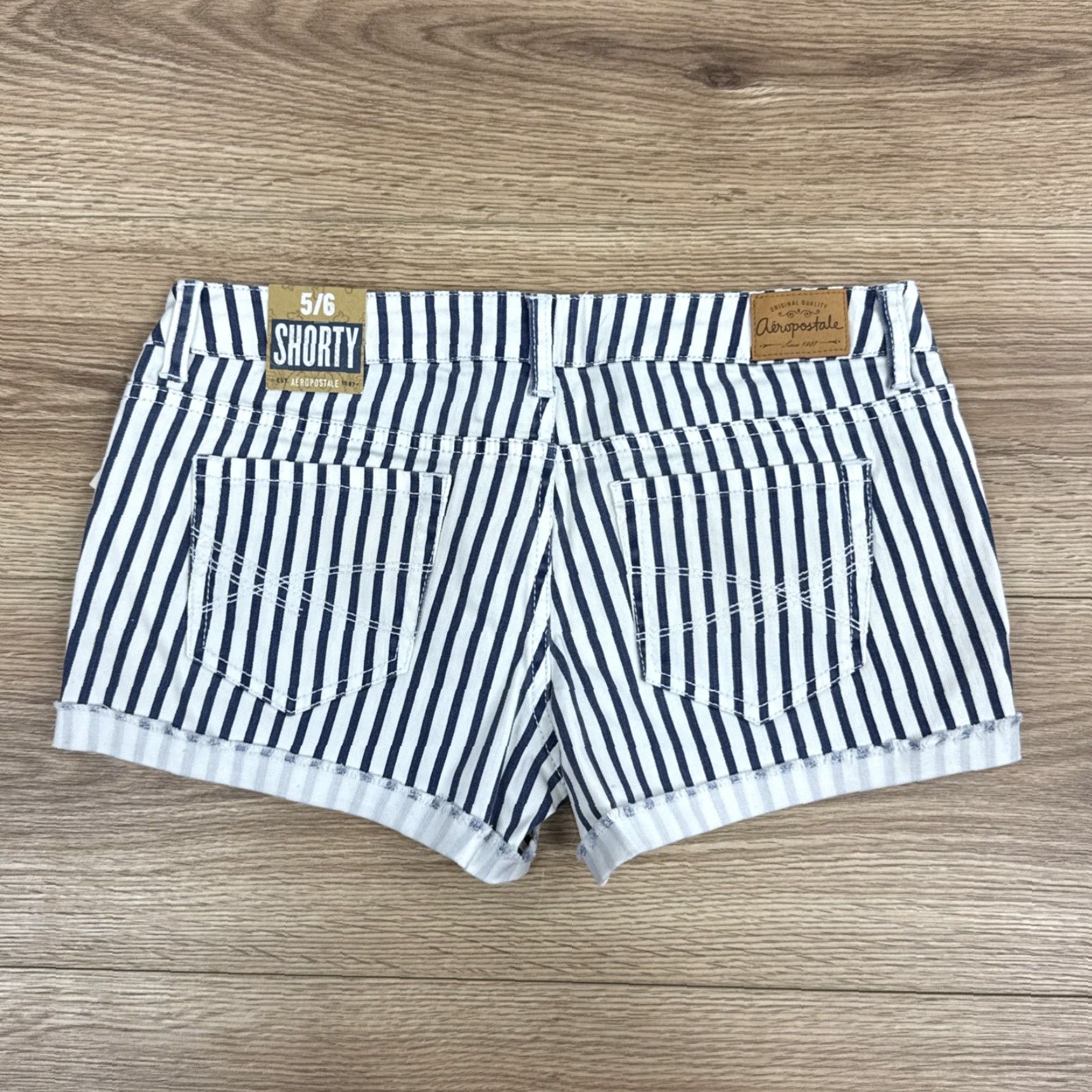 Vintage Aeropostale Shorts Striped Blue/White Shorty Low Rise Size 5/6 NEW Size 27" / US 4 / IT 40 - 7 Thumbnail