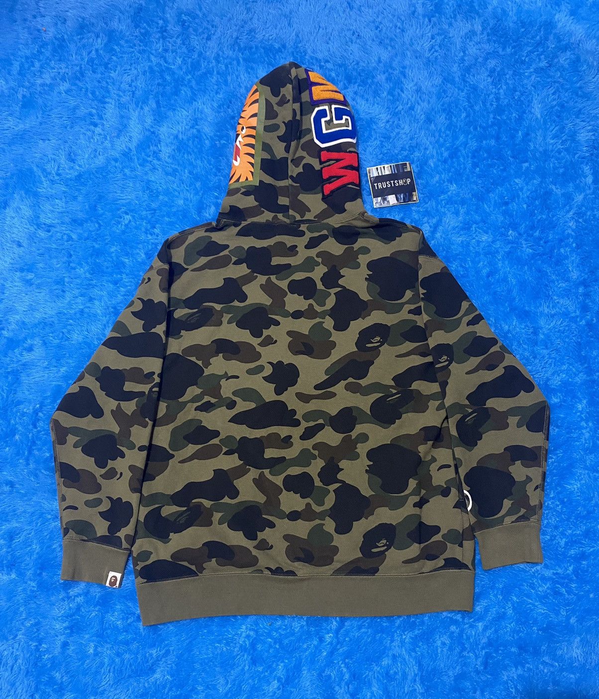 Bape 1st Camo Shark Pullover Hoodie Size US M / EU 48-50 / 2 - 2 Thumbnail