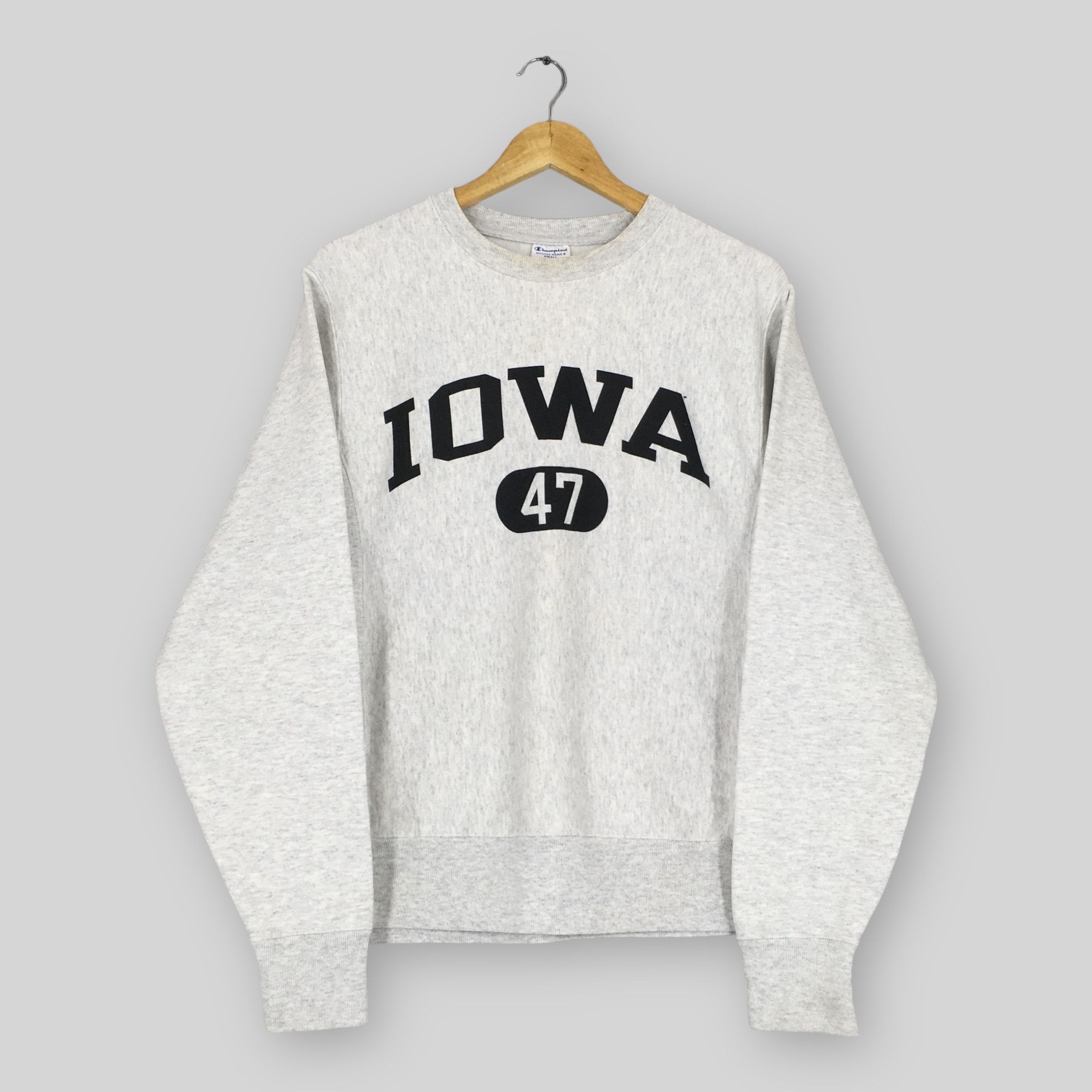 Champion × NCAA × Vintage Vintage Champion Iowa Hawkeyes NCAA Sweatshirt Small Size US S / EU 44-46 / 1 - 1 Thumbnail