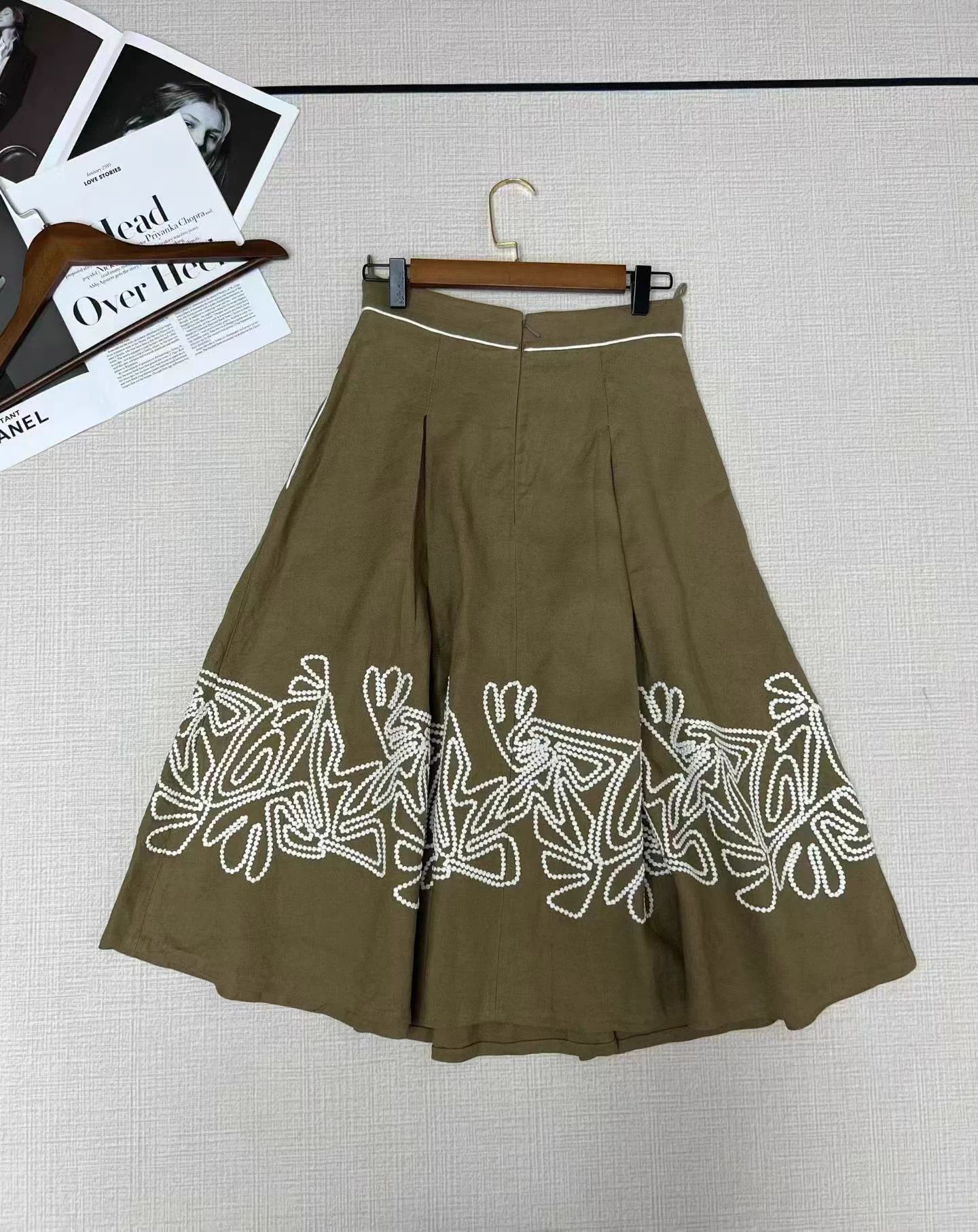 Loro Piana LP Floral Embroidered Linen Mini Skirt Size 28" / US 6 / IT 42 - 3 Thumbnail