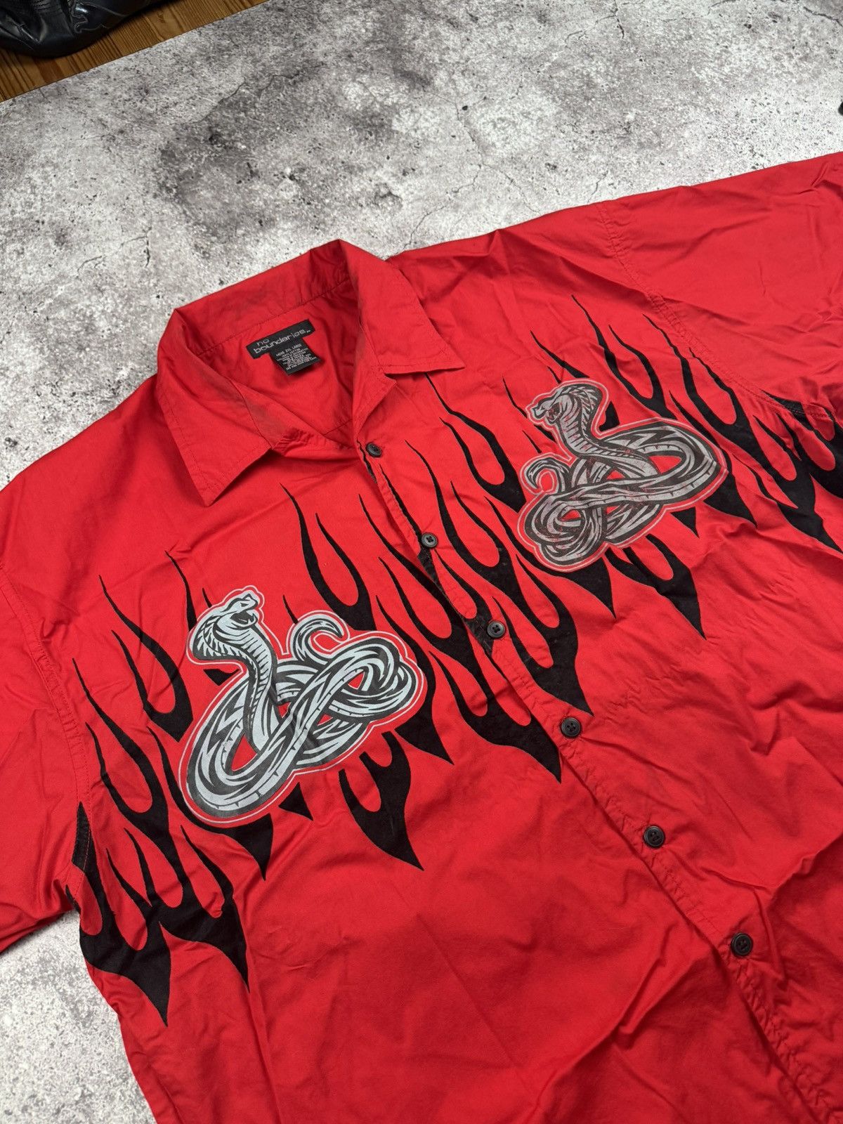 Vintage 💧Vintage Y2k No Boundaries Shirt Button Up Flames red Rare💧 Size US XXL / EU 58 / 5 - 2 Thumbnail
