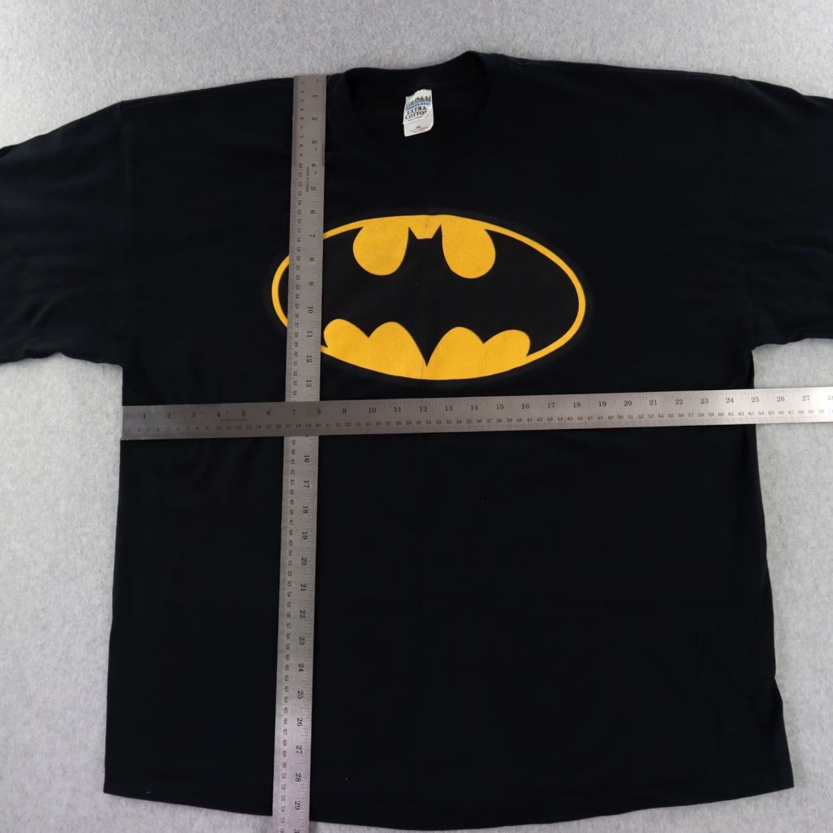 Gildan Vintage Batman Mens 2XL Classic Logo in Black Graphic T-shirt Sz XXL 2XL Size US XXL / EU 58 / 5 - 3 Thumbnail