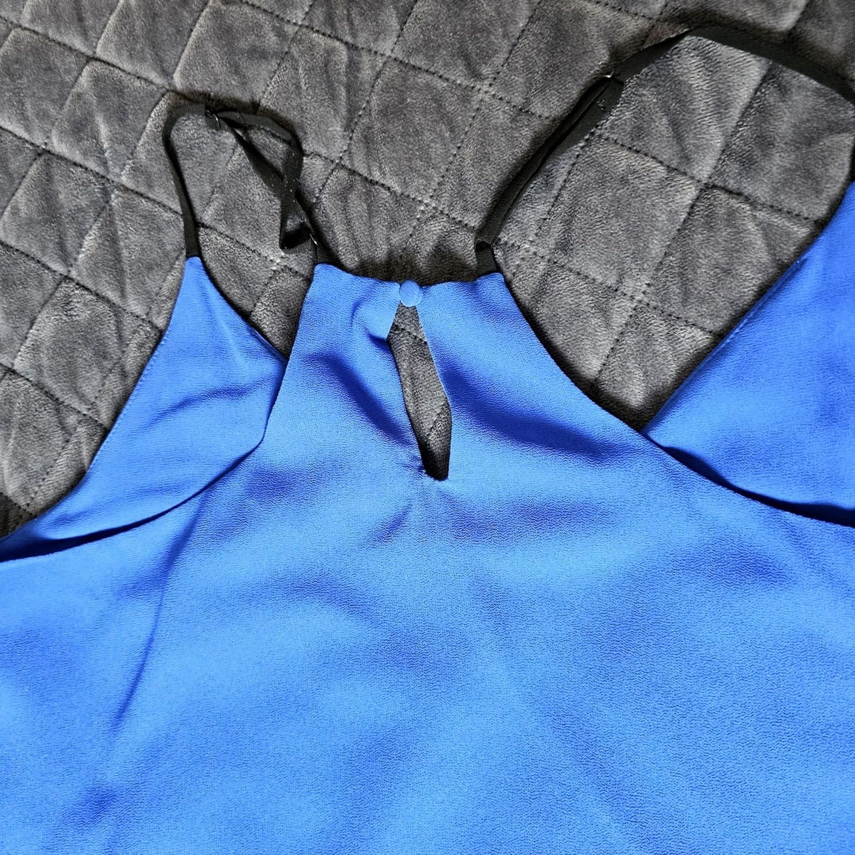 Vintage Naked Zebra Blouse Sleeveless Blue Tank Top Sheer Women Size M Button Pullover Casual Party/Cocktail Travel Knit Polyester Silk-like? Size M / US 6-8 / IT 42-44 - 6 Thumbnail