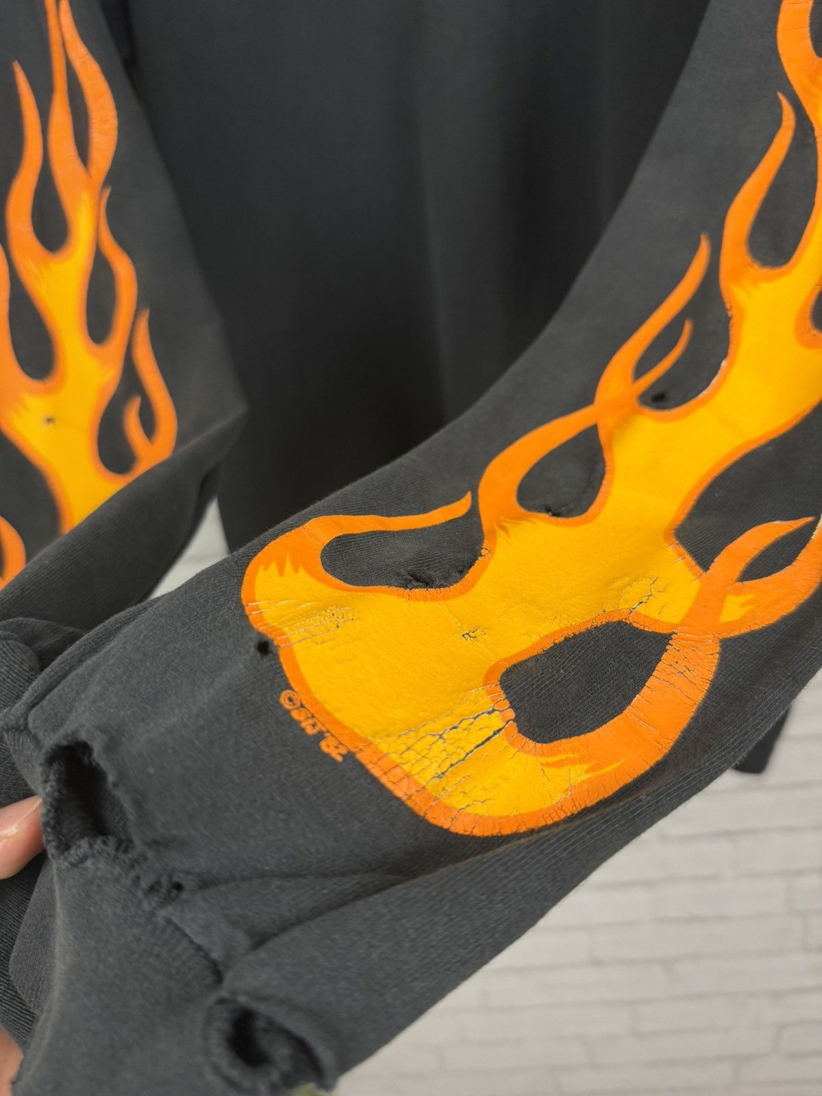Harley Davidson (M) THRASHED OUT Flames Harley Davidson Long Sleeve T Shirt Size US M / EU 48-50 / 2 - 7 Thumbnail