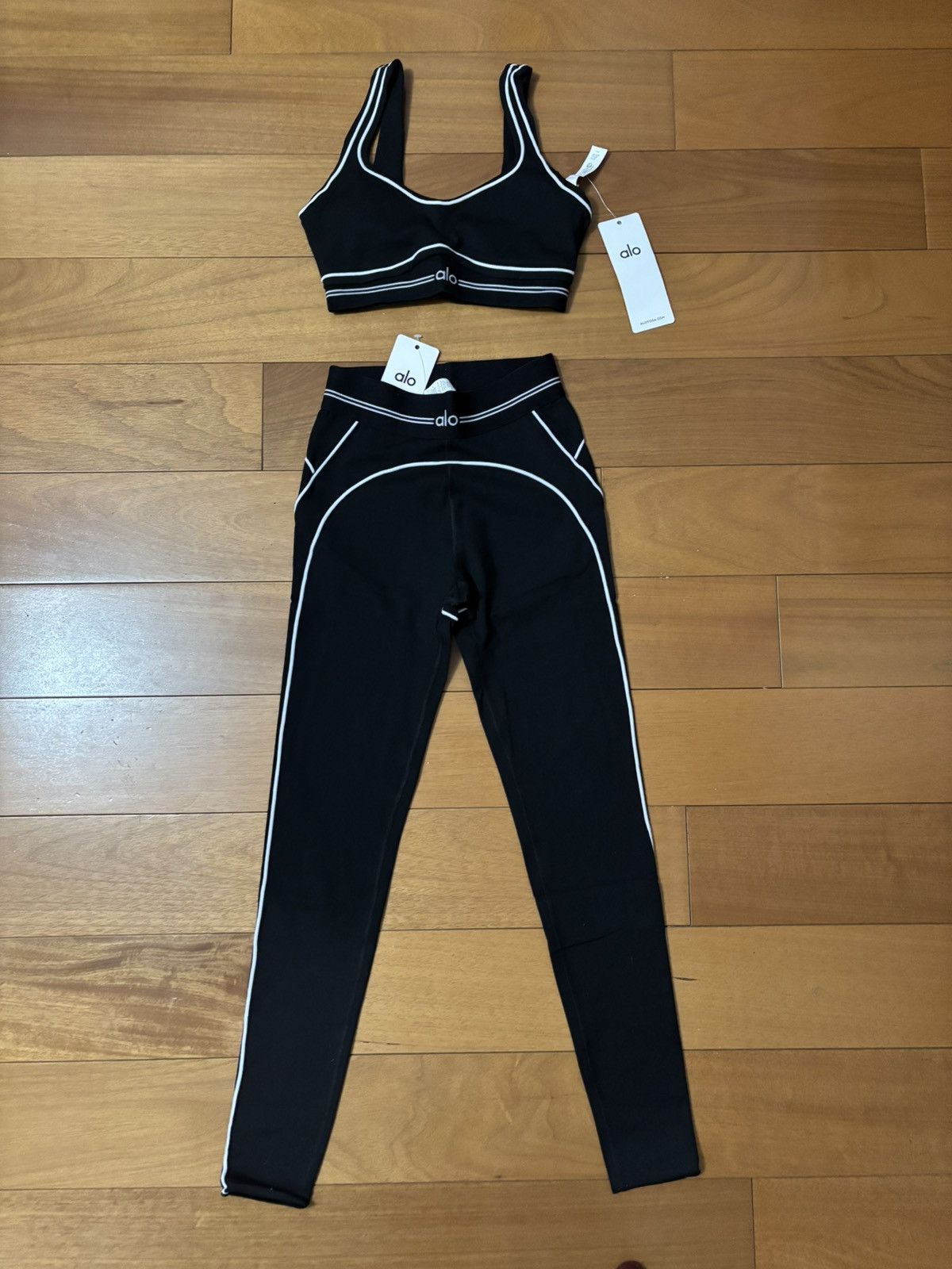 Alo Yoga Alo Airbrush High-Waist Heart Throb set Size 26" / US 2 / IT 38 - 2 Thumbnail